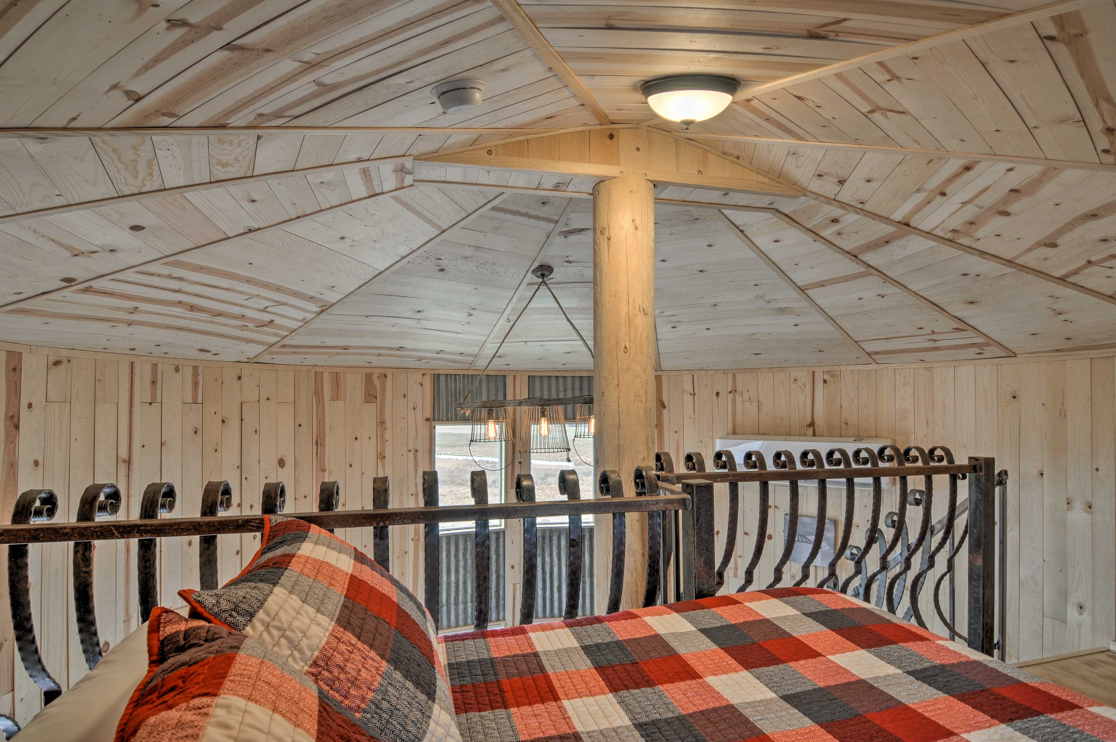 Loft | Full Bed