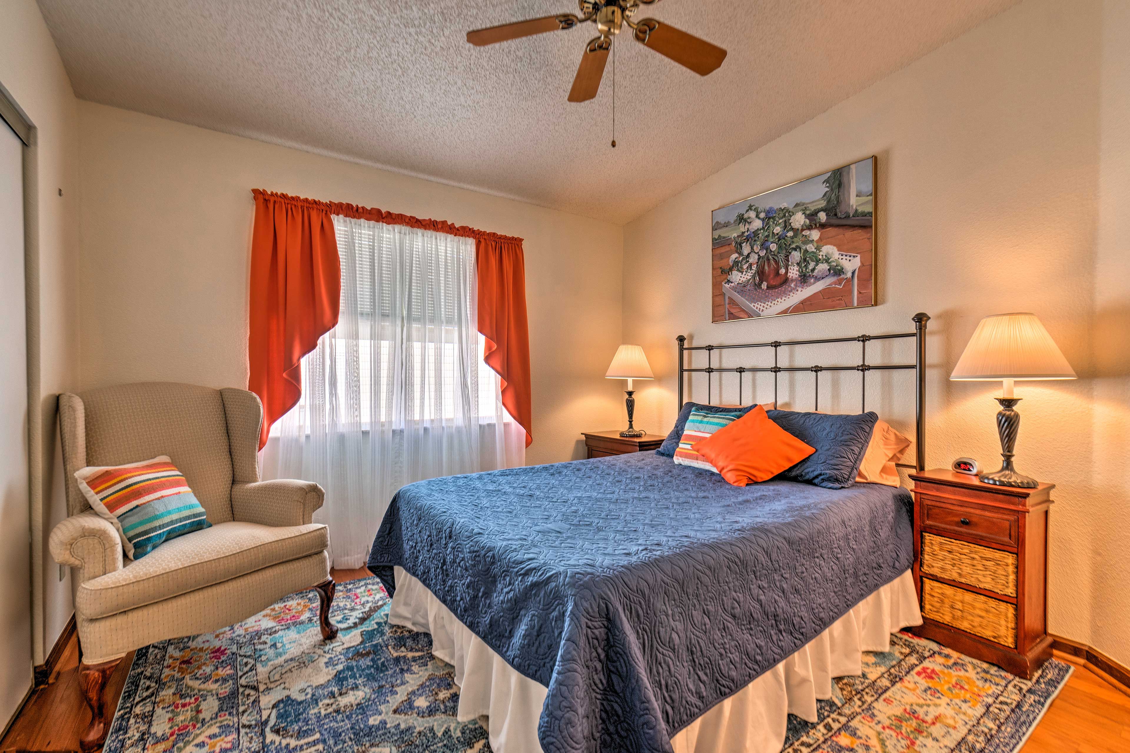 Bedroom 2 | Queen Bed