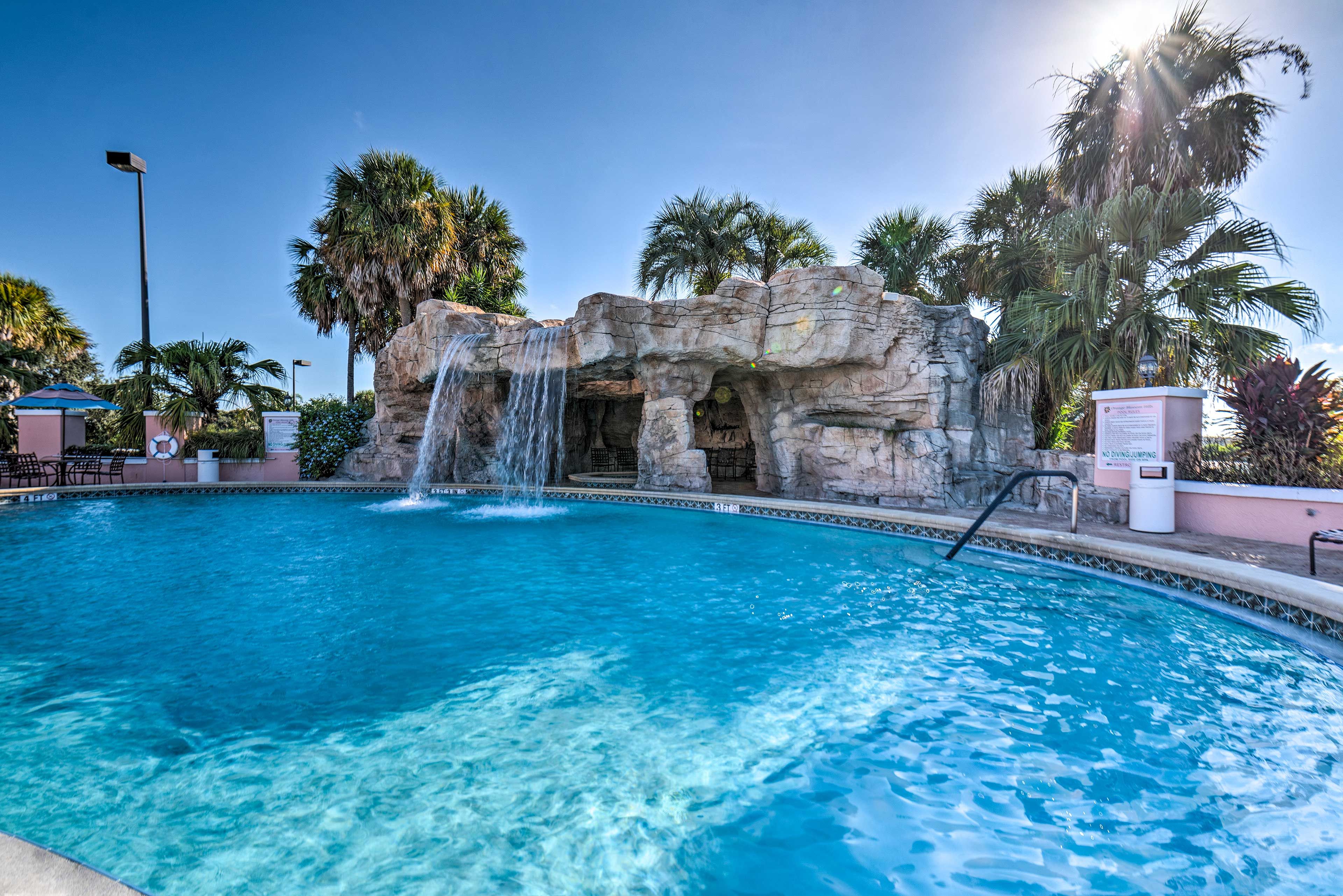 Community Amenities | Outdoor Pool | Hot Tub