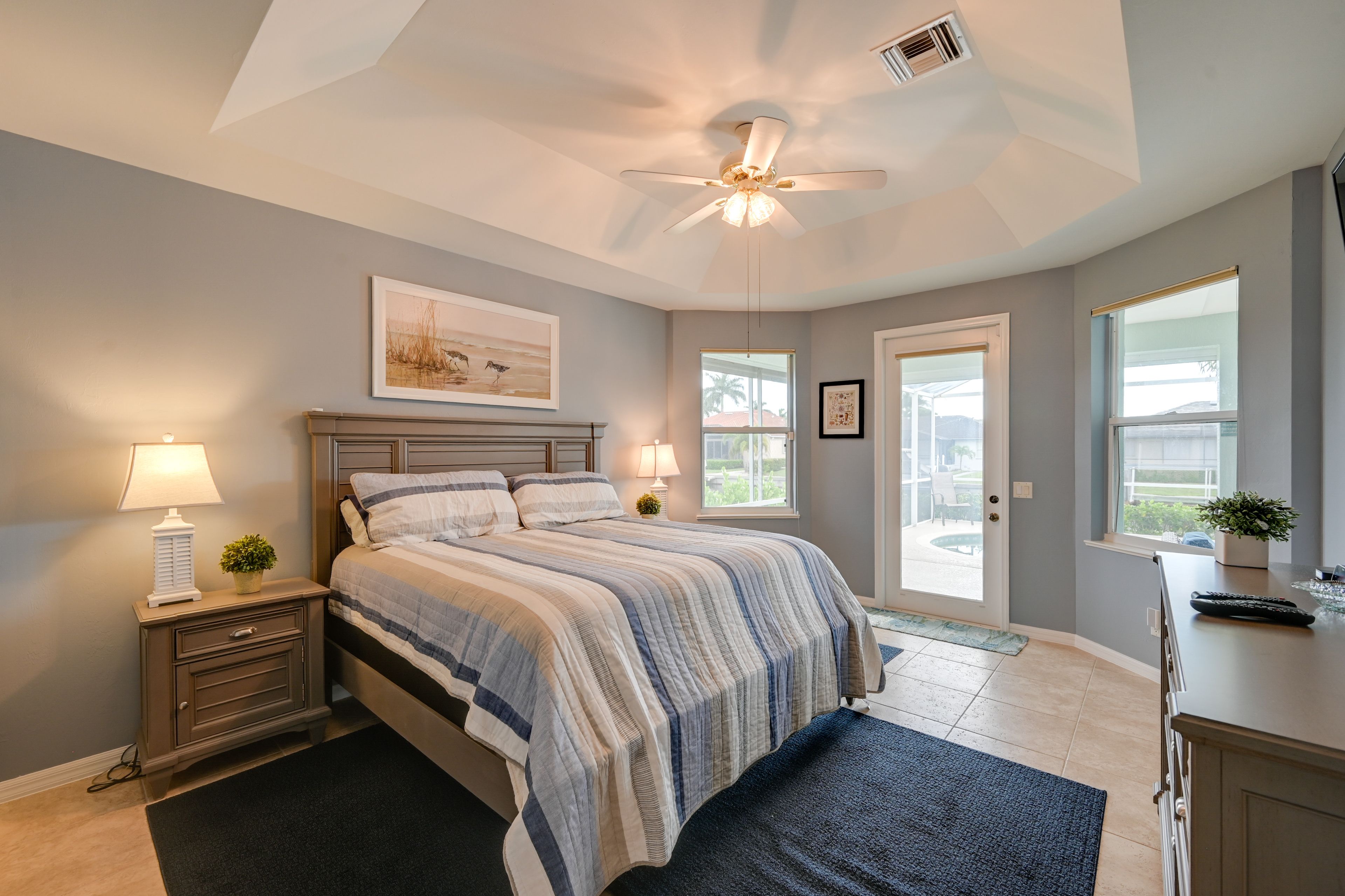 Bedroom 1 | King Bed