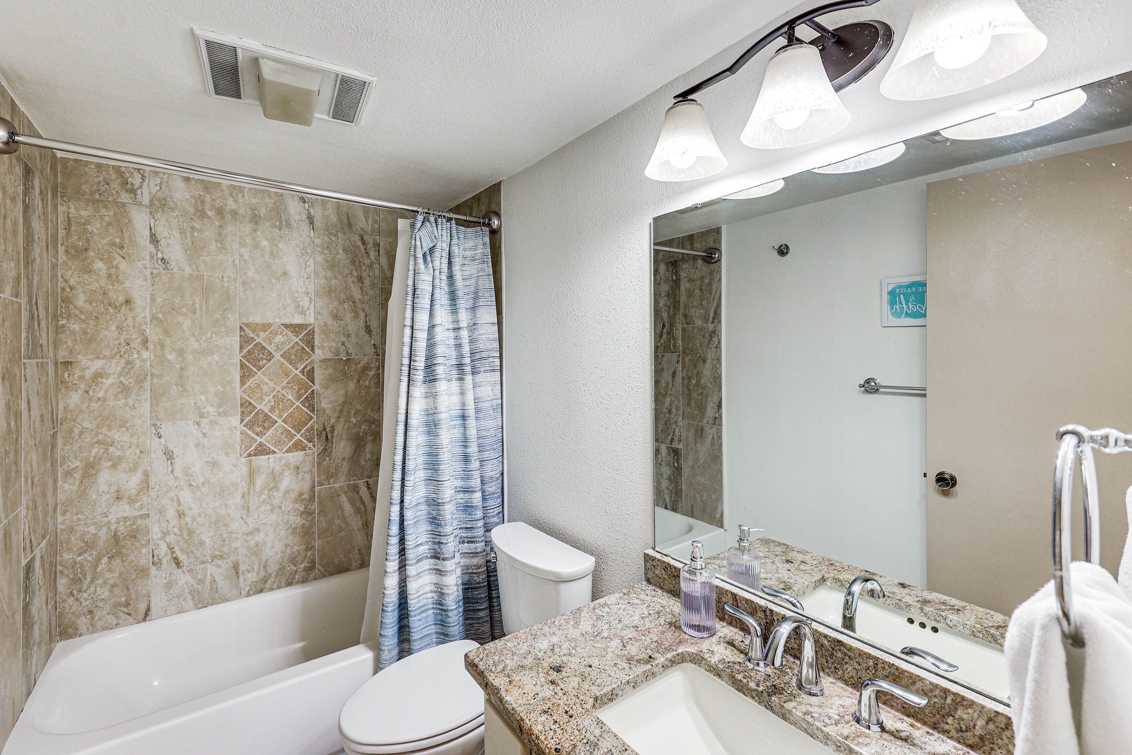 Full Bathroom | Towels & Linens Provided