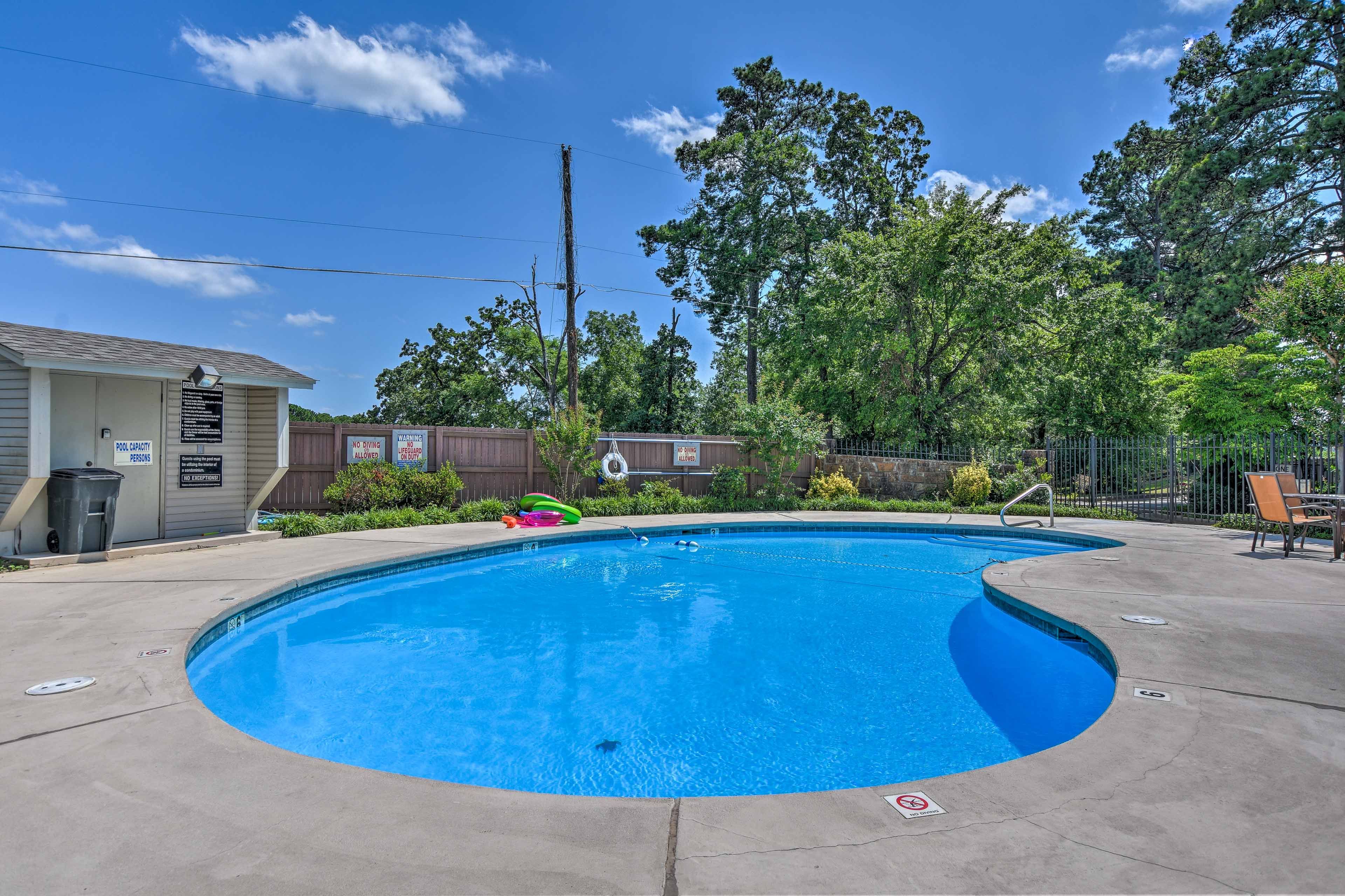 Community Amenities | Seasonal Pool