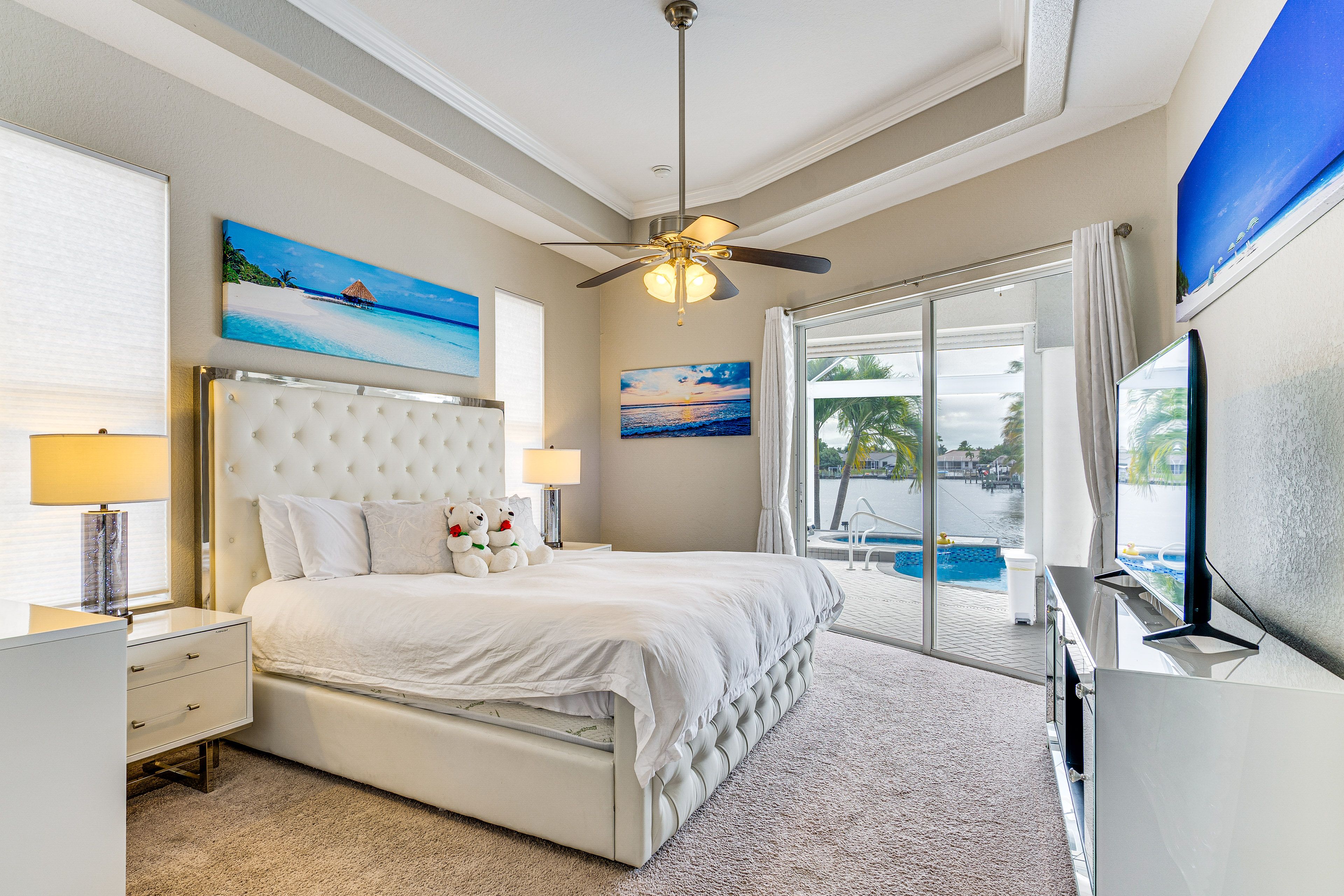 Bedroom 1 | King Bed | Linens Provided | En-Suite Bathroom