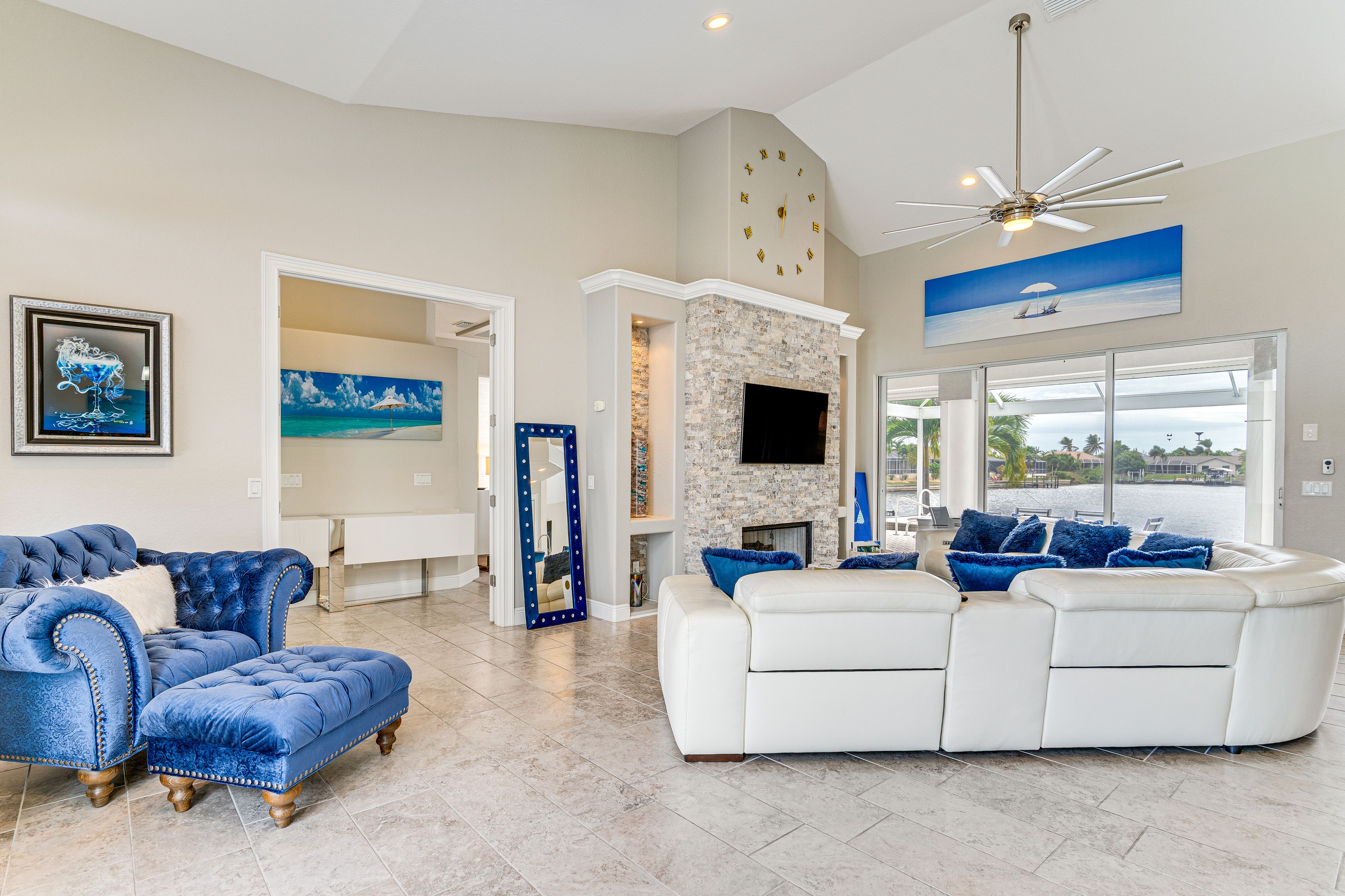 Living Room | Smart TV