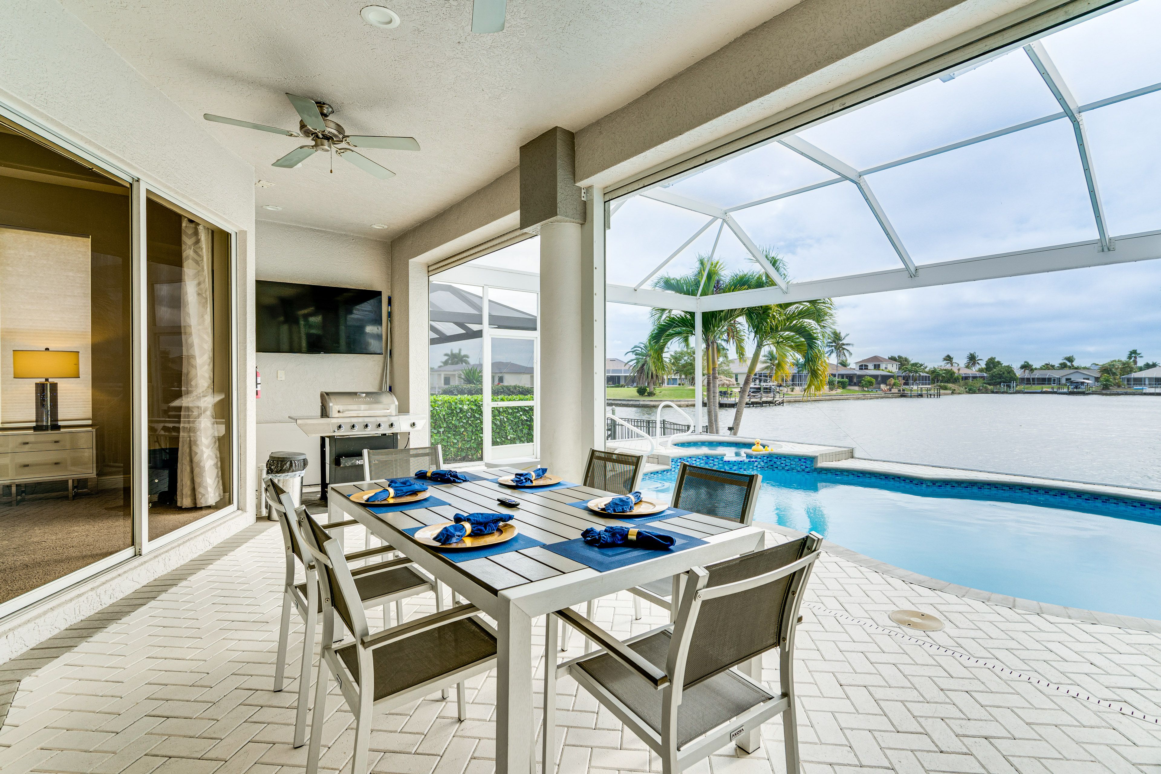 Screened Lanai | Outdoor Dining | Gas Grill