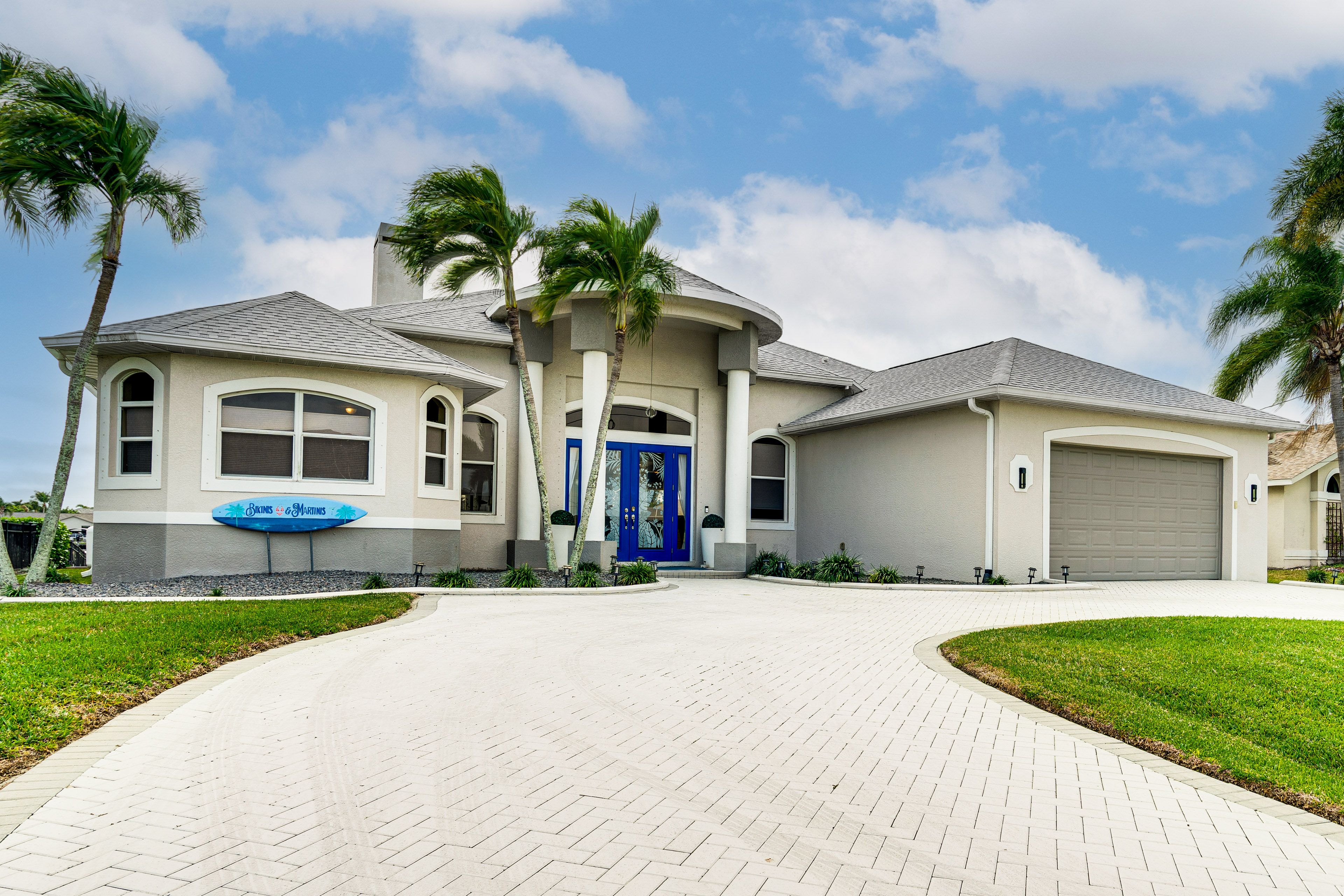 Parking | Driveway (3 Vehicles)