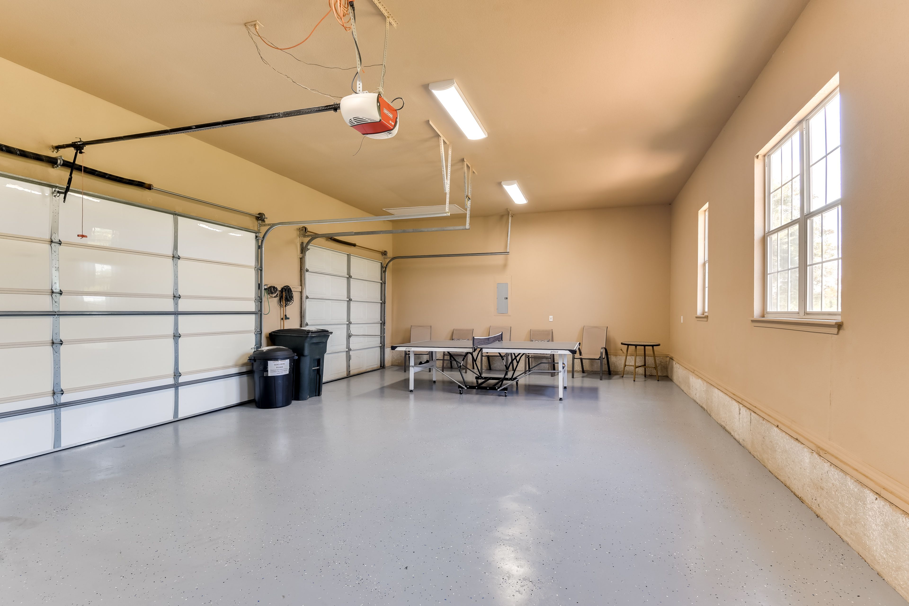 Garage | Ping Pong Table