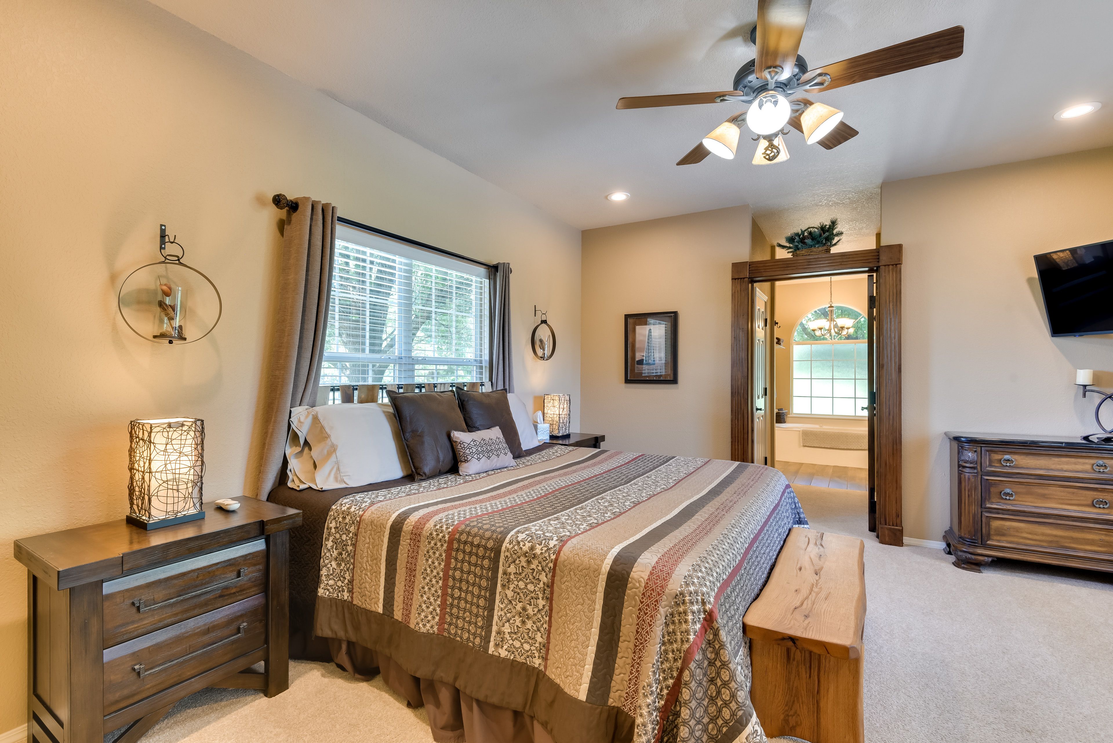 Bedroom 1 | King Bed | En-Suite Bathroom | Main Level