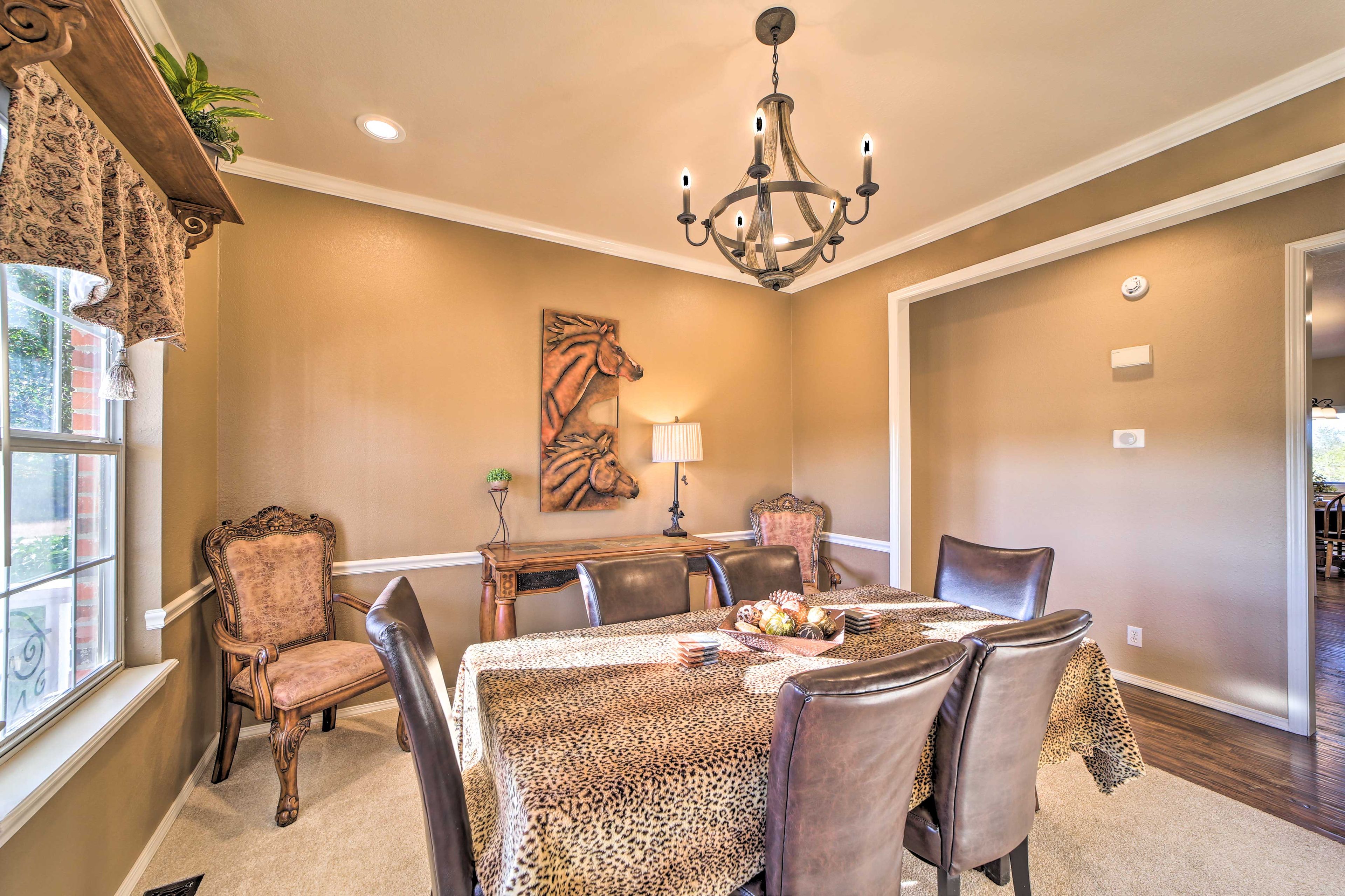 Dining Room | Dishware & Flatware Provided