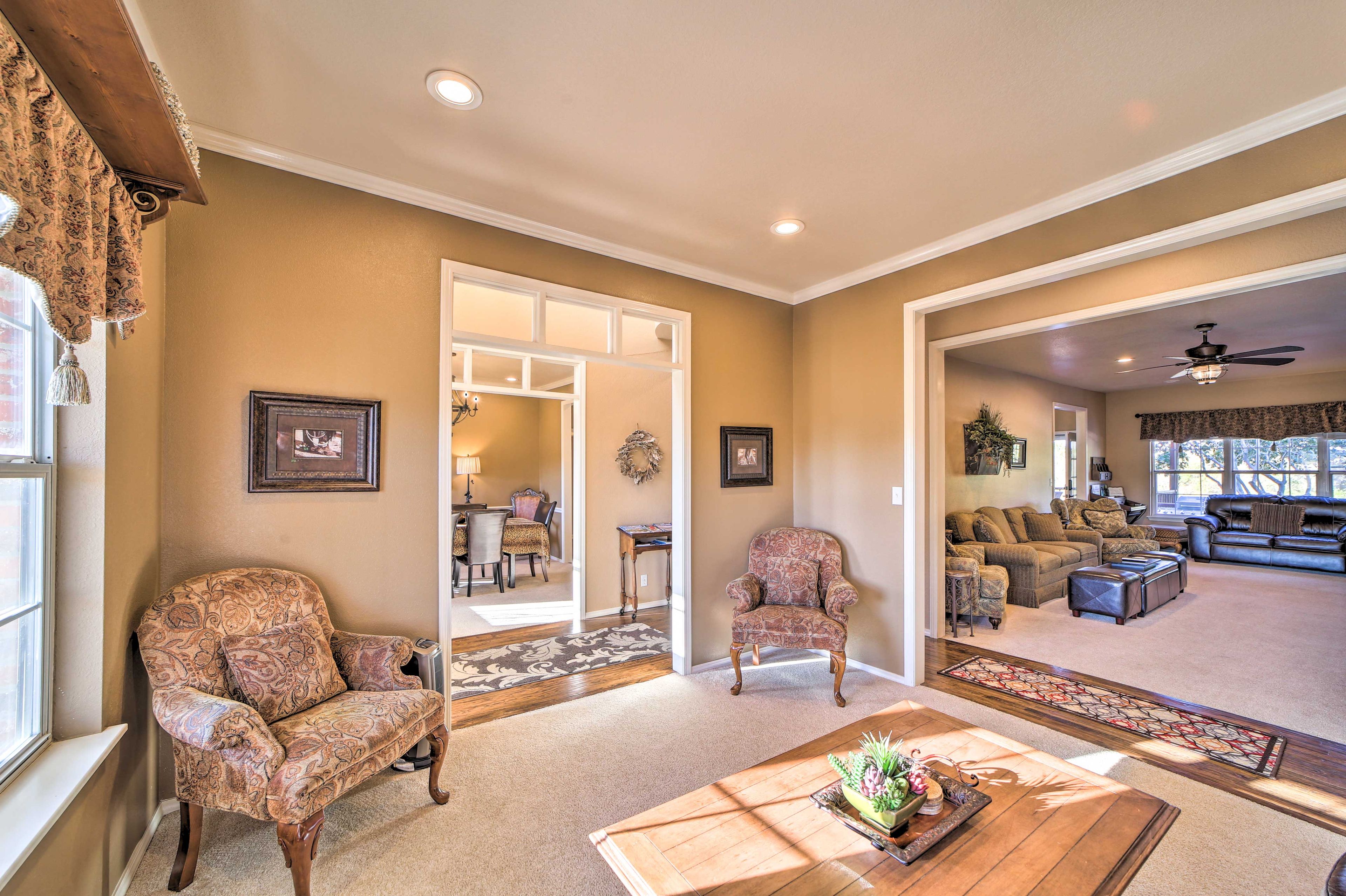 Sitting Room | Sleeper Sofa