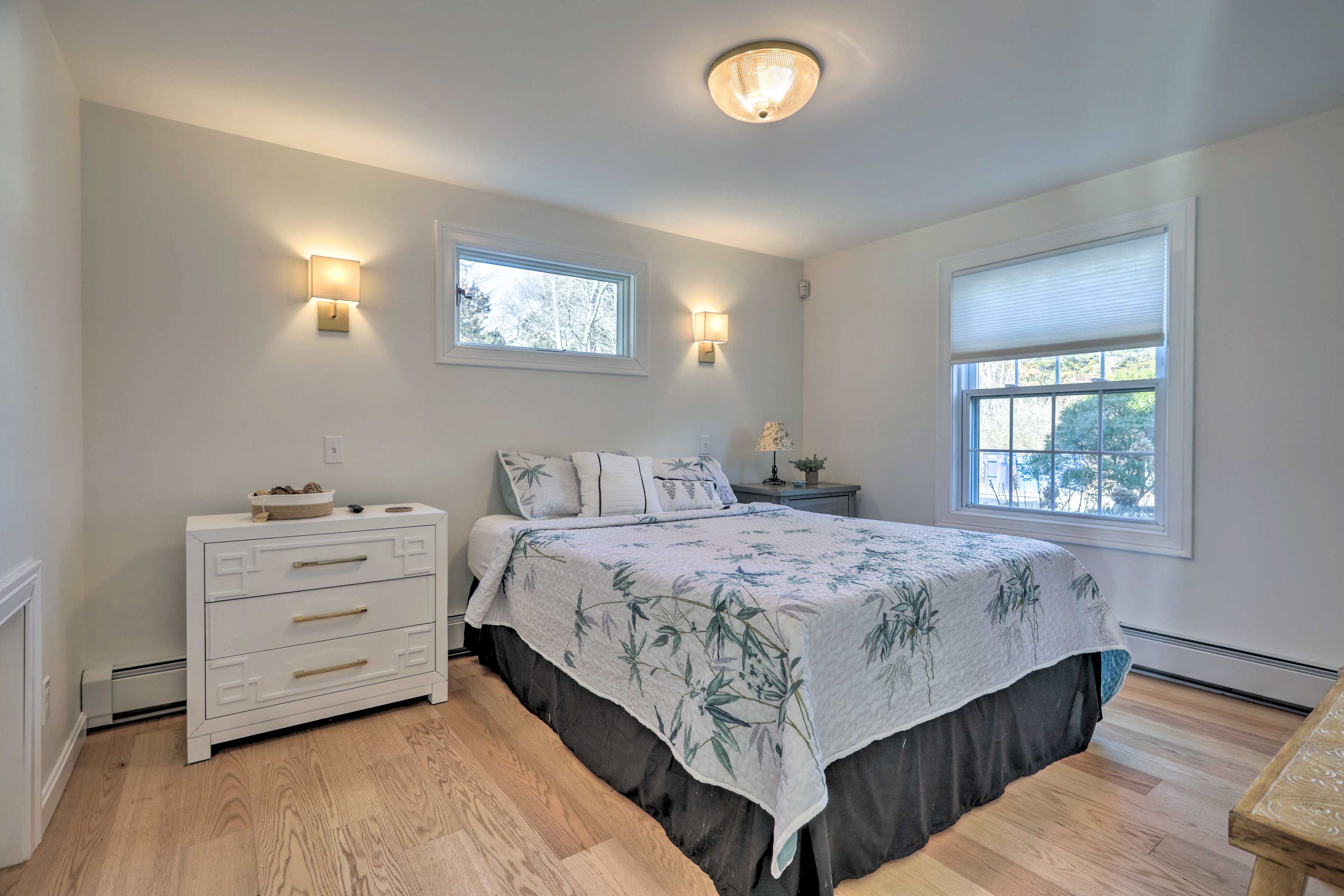 Bedroom 2 | Queen Bed