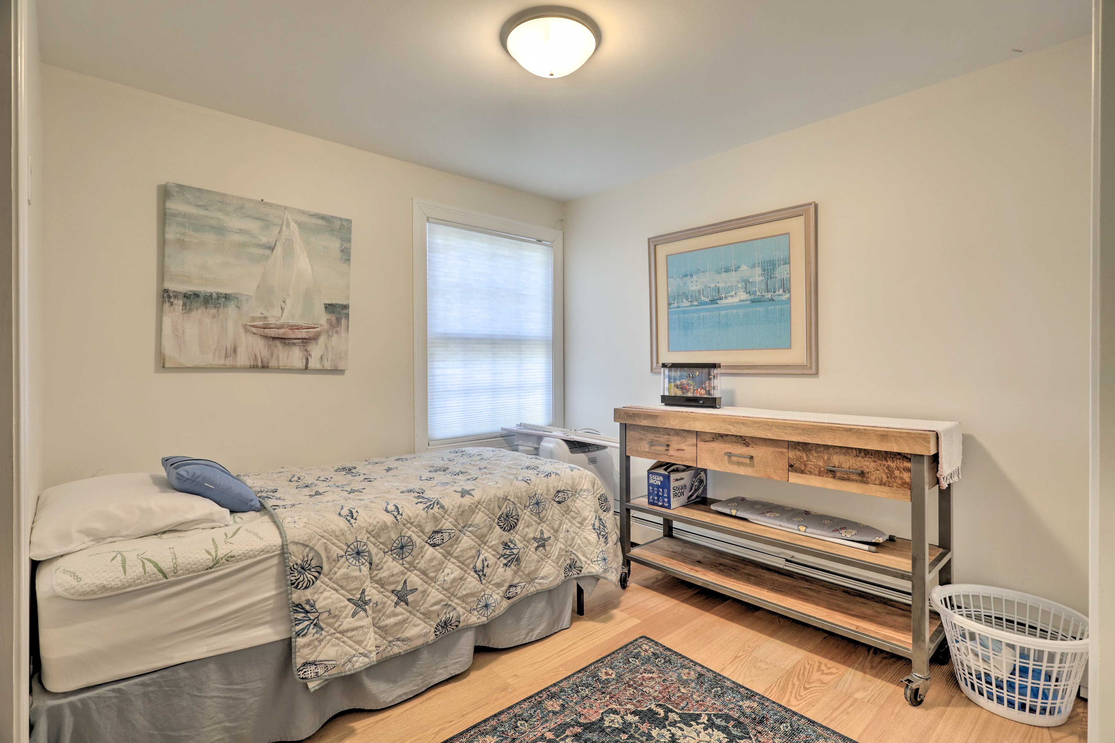 Bedroom 4 | Twin Bed | Washer & Dryer