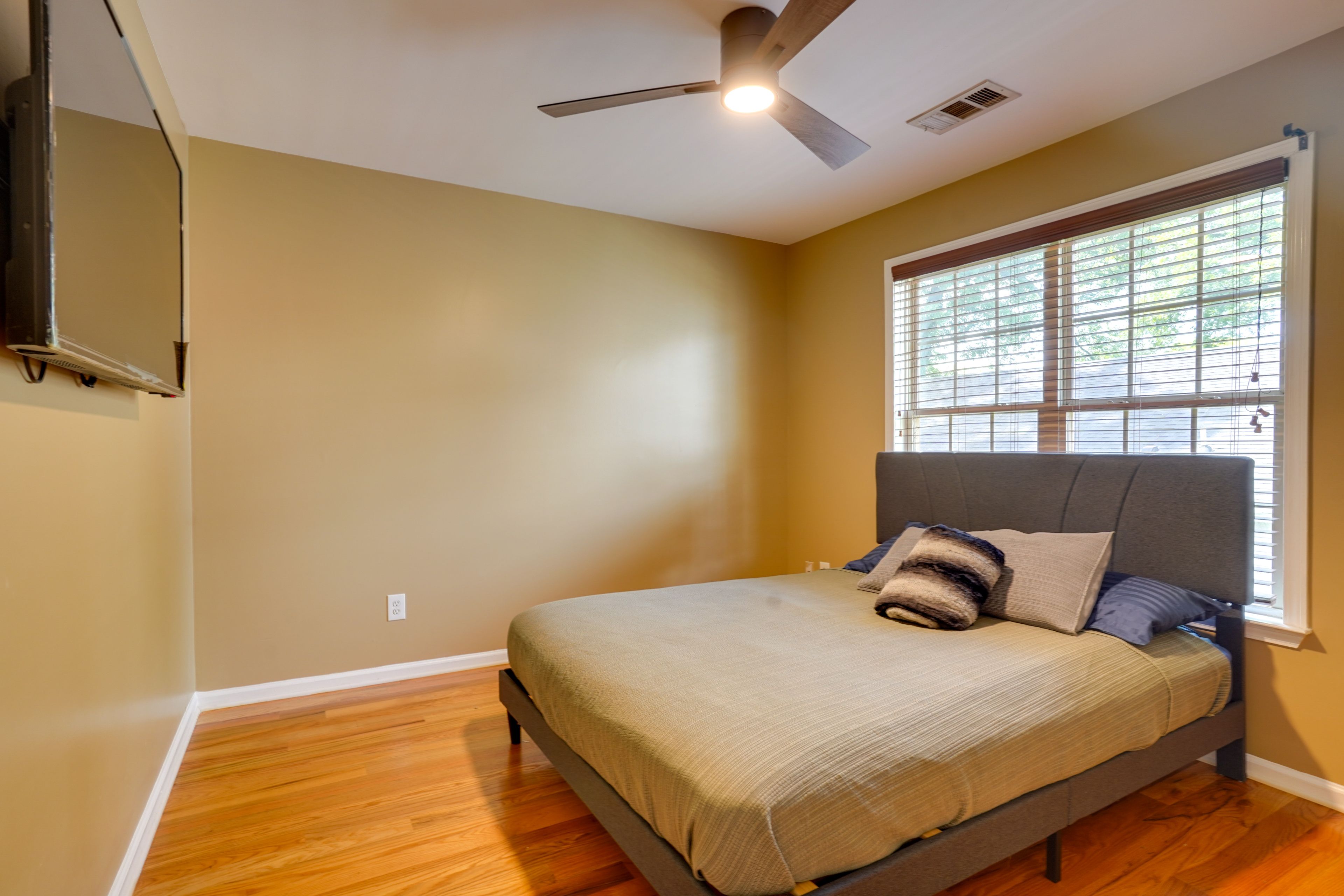 Bedroom 3 | Queen Bed | 2nd Floor