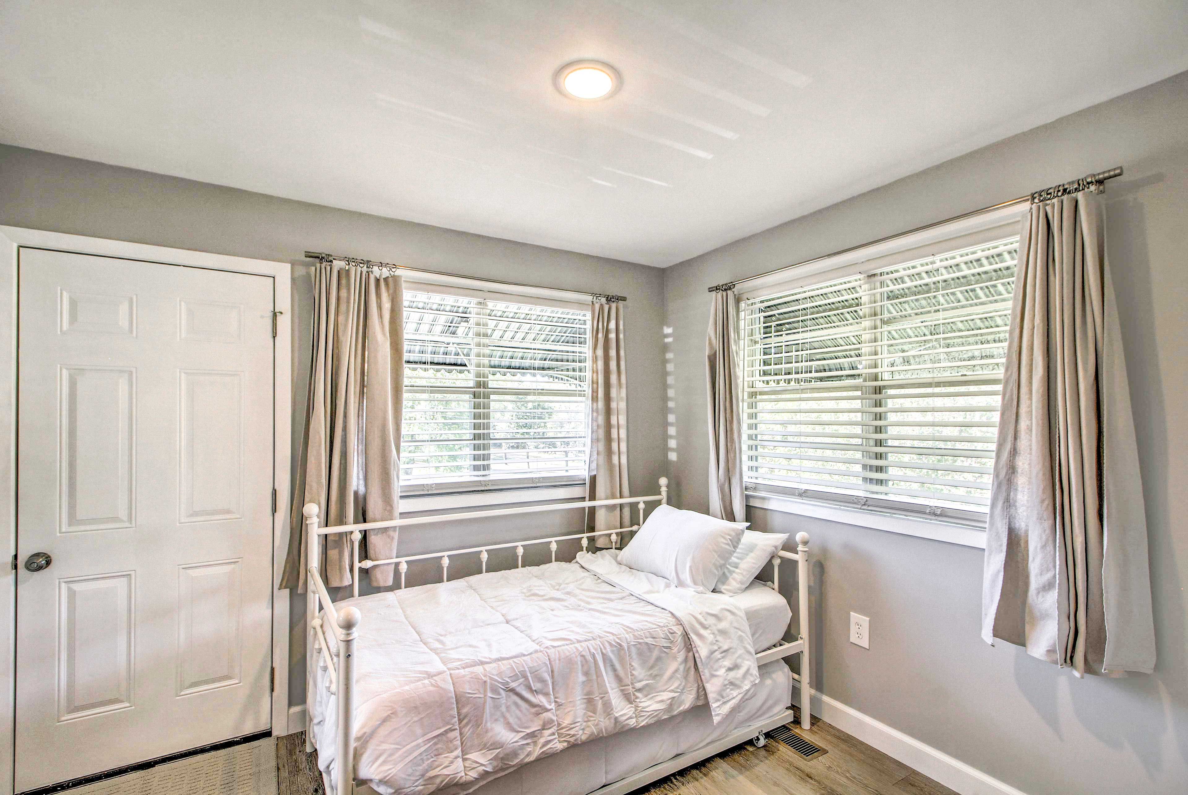 Bedroom 3 | Twin Bed w/ Twin Trundle | Linens Provided