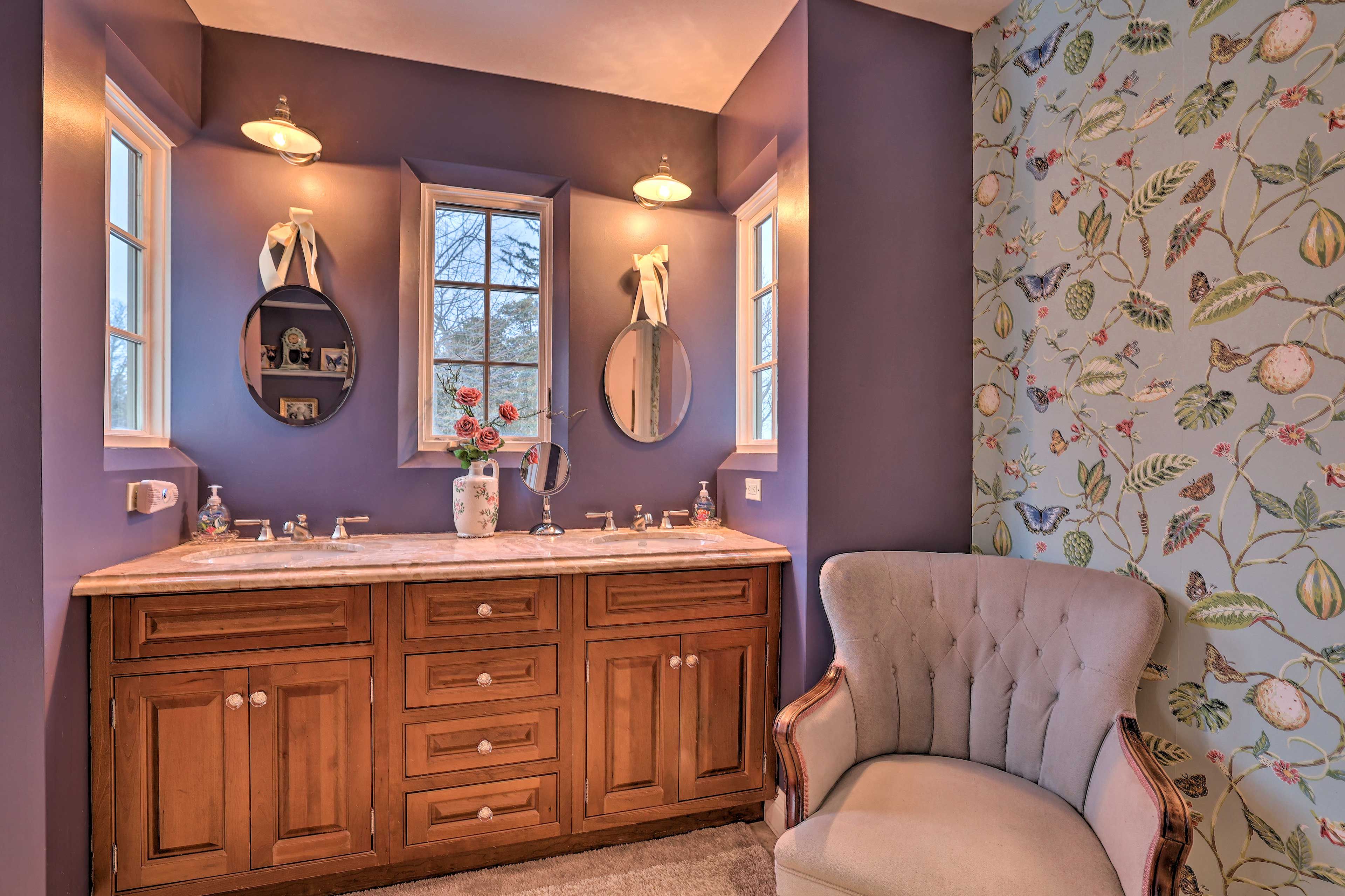 Full Bathroom | Linens & Towels