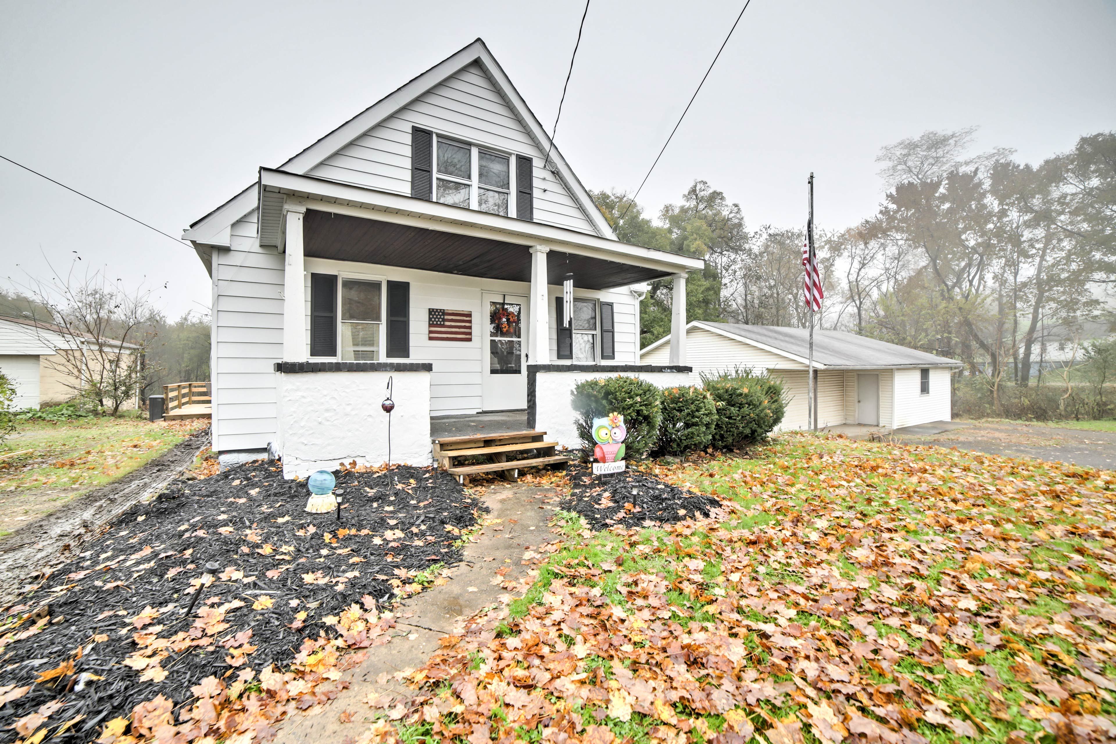 Fall in love with 'Inspiration Lodge' in Burgettstown!