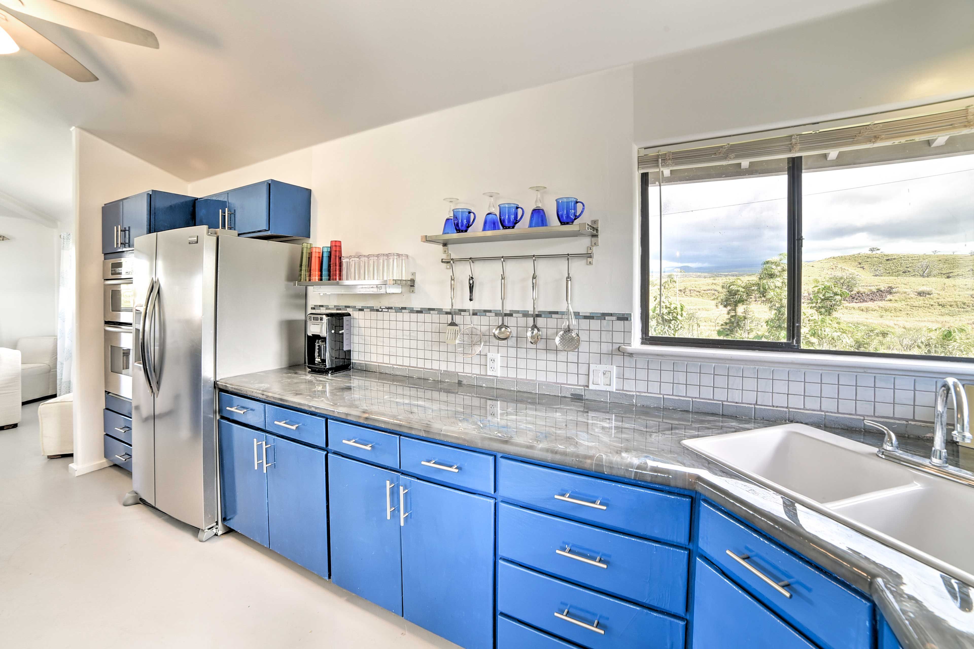 Gaze out at the lush Hawaiin landscape.