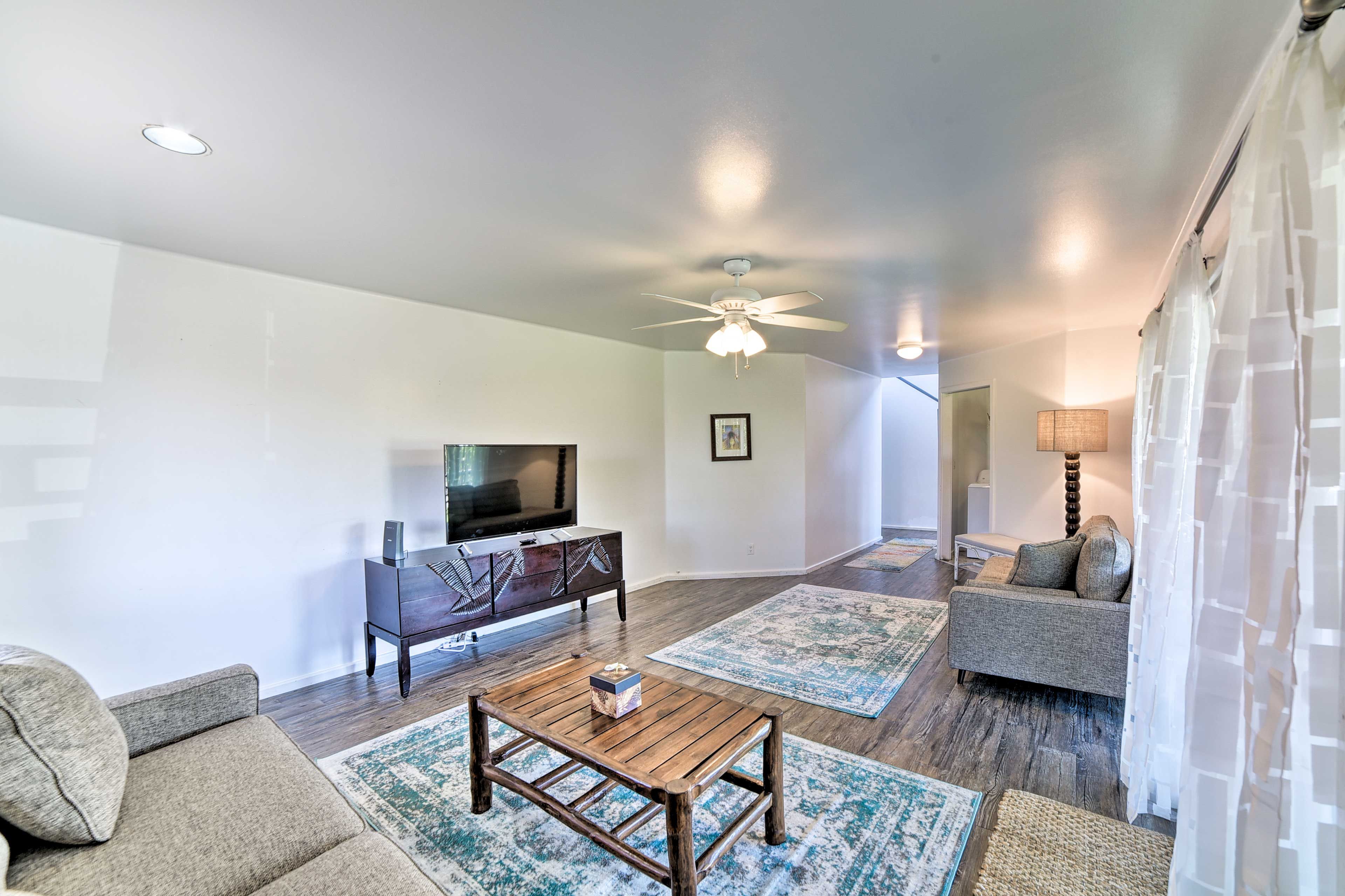 The bright and open layout makes it easy to stay entertained.