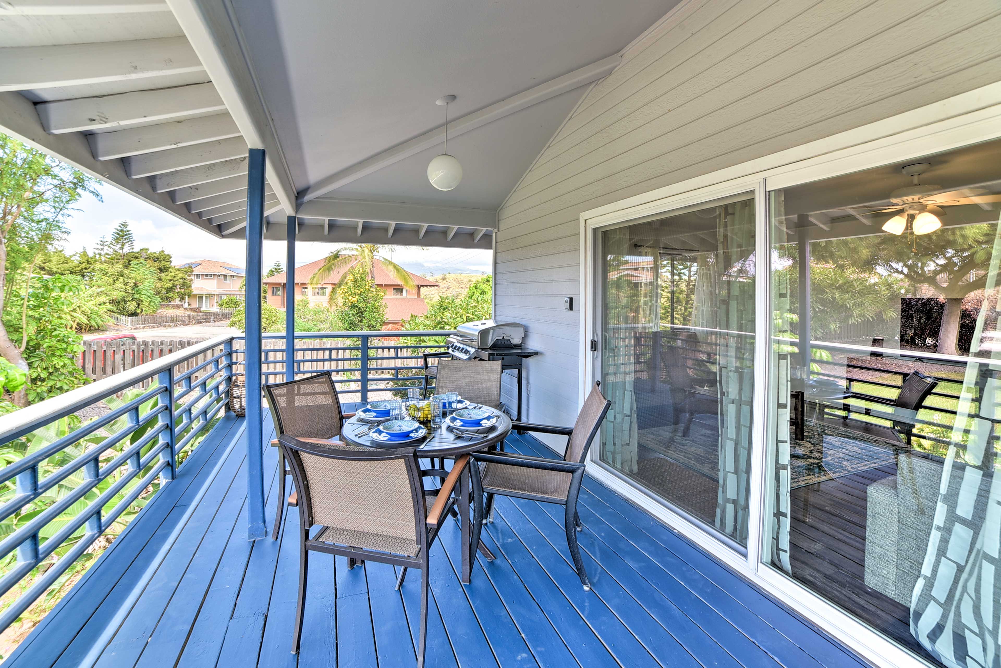 Enjoy the Hawaiin breeze on the 75-foot lanai.