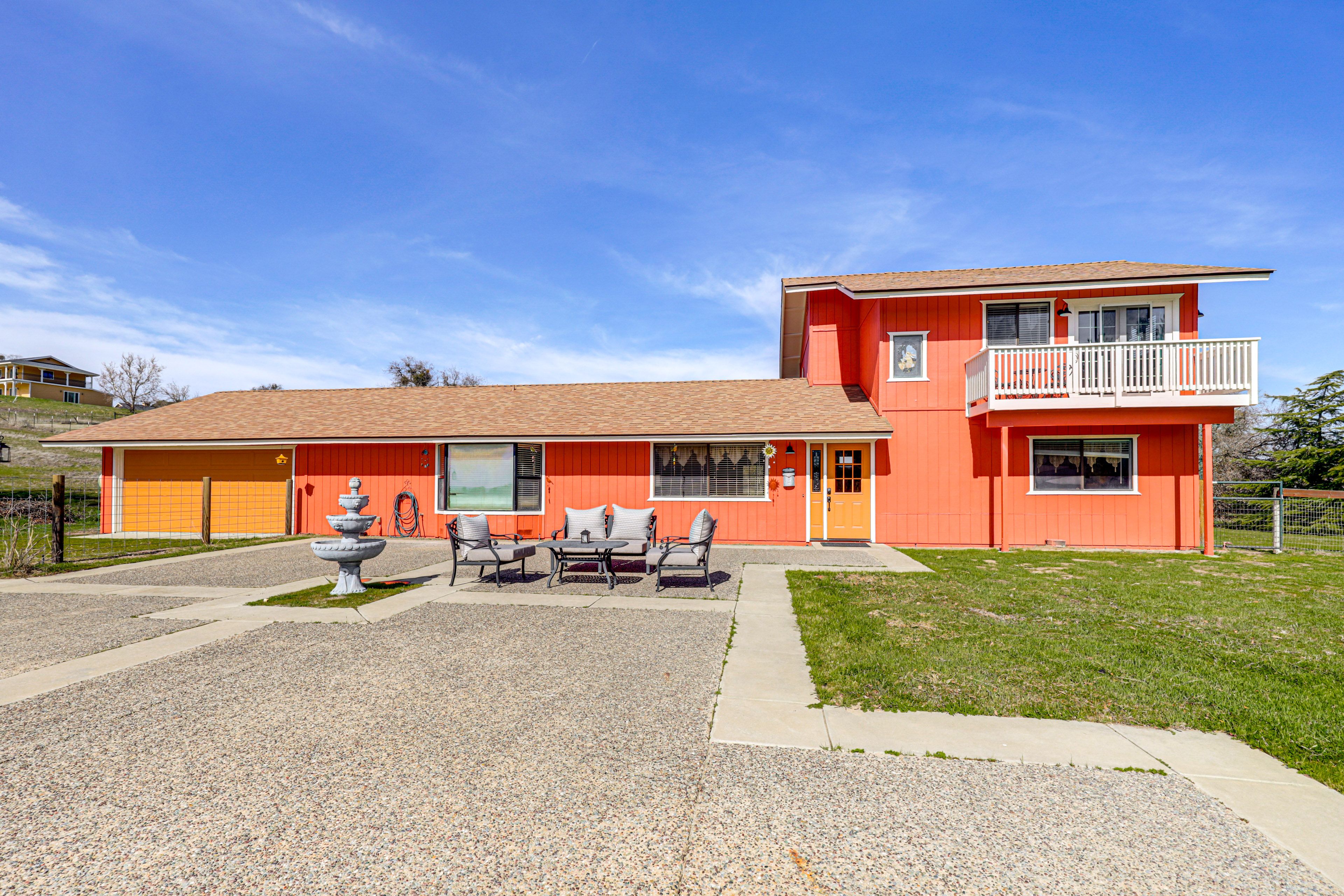 San Miguel Vacation Rental | 3BR | 2BA | 2,000 Sq Ft | Stairs Required