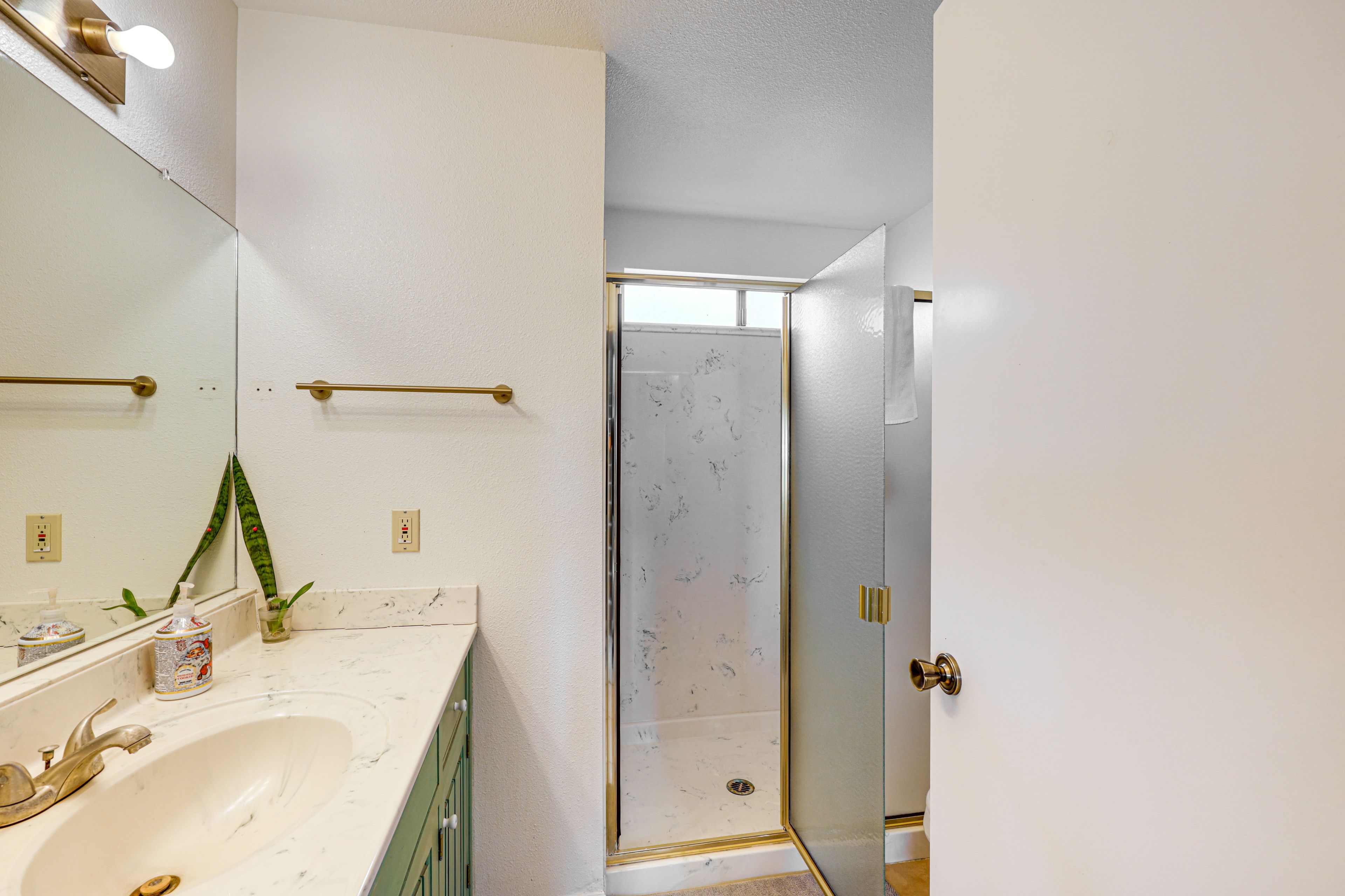 Full Bathroom | Linens/Towels