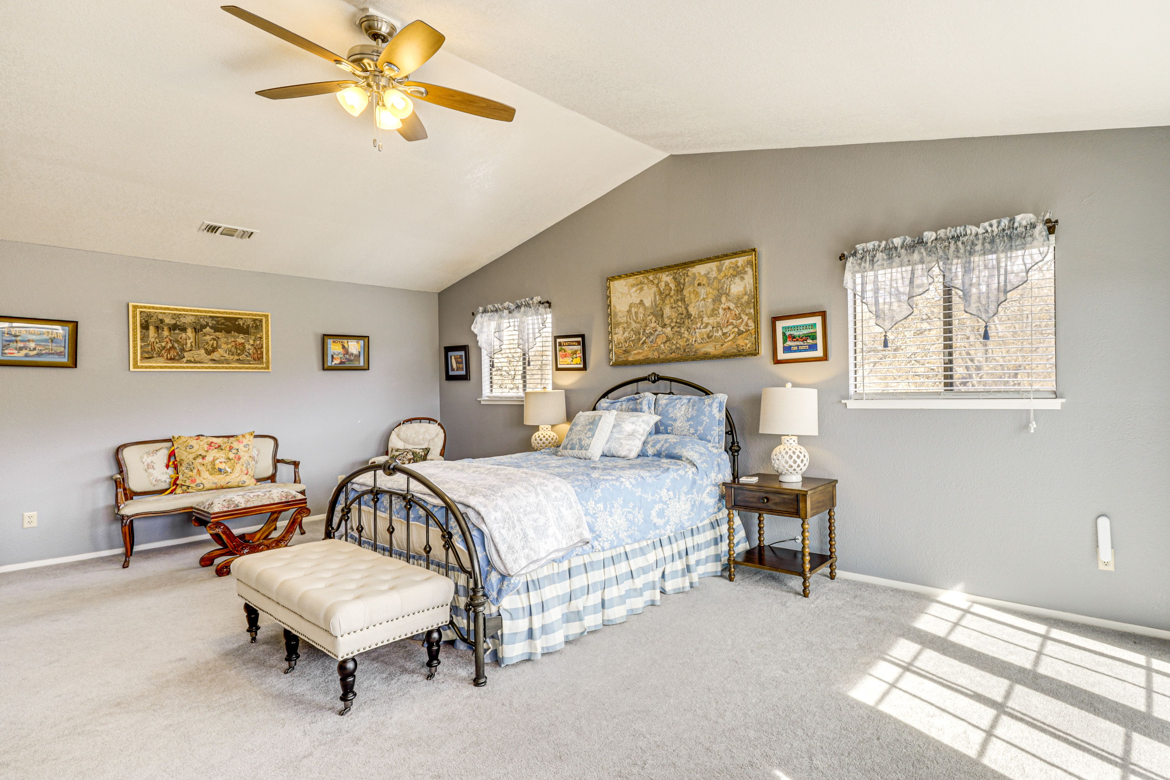 Bedroom 2 | Queen Bed