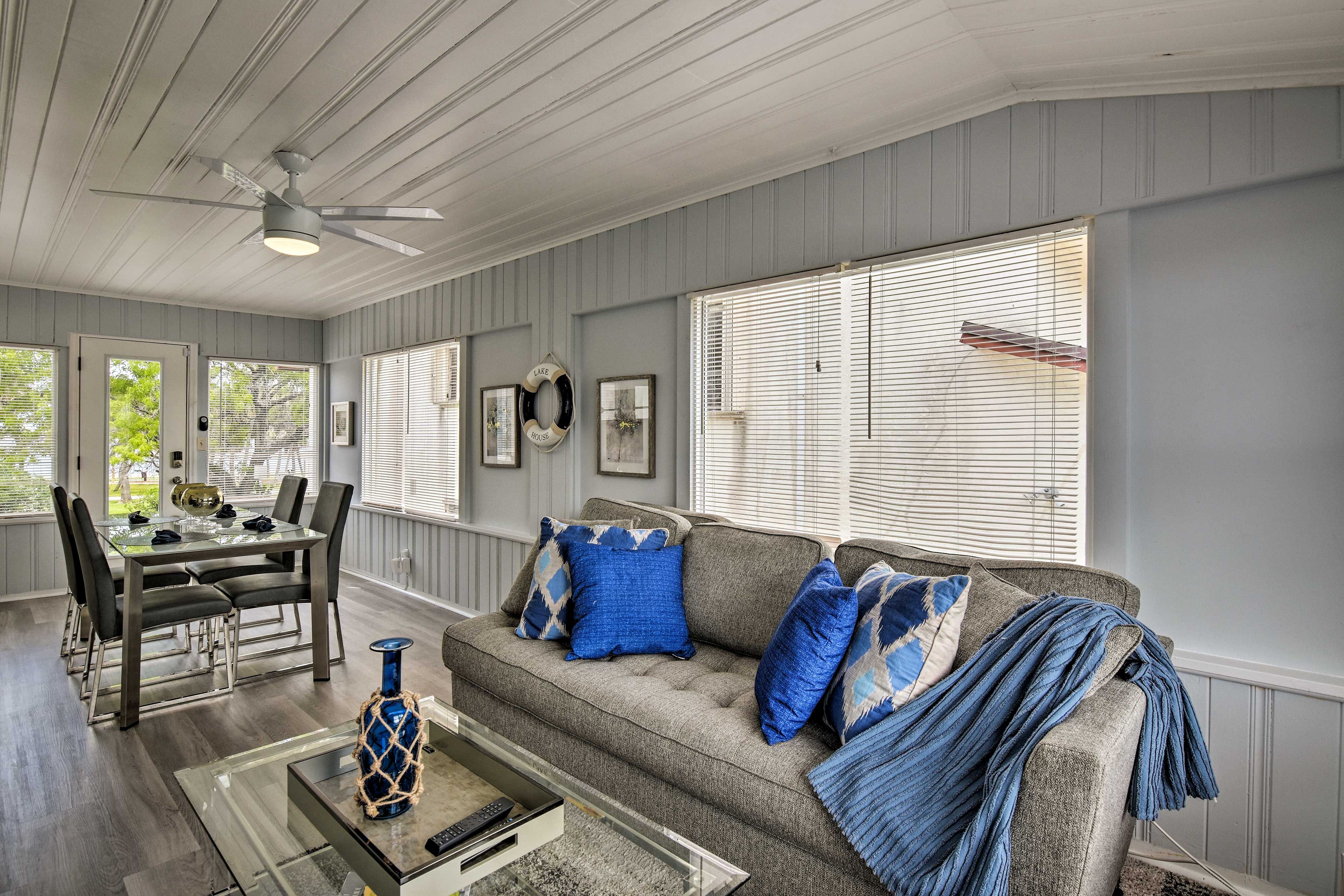 There are 3 bedrooms, 2 bathrooms, and space for 6.