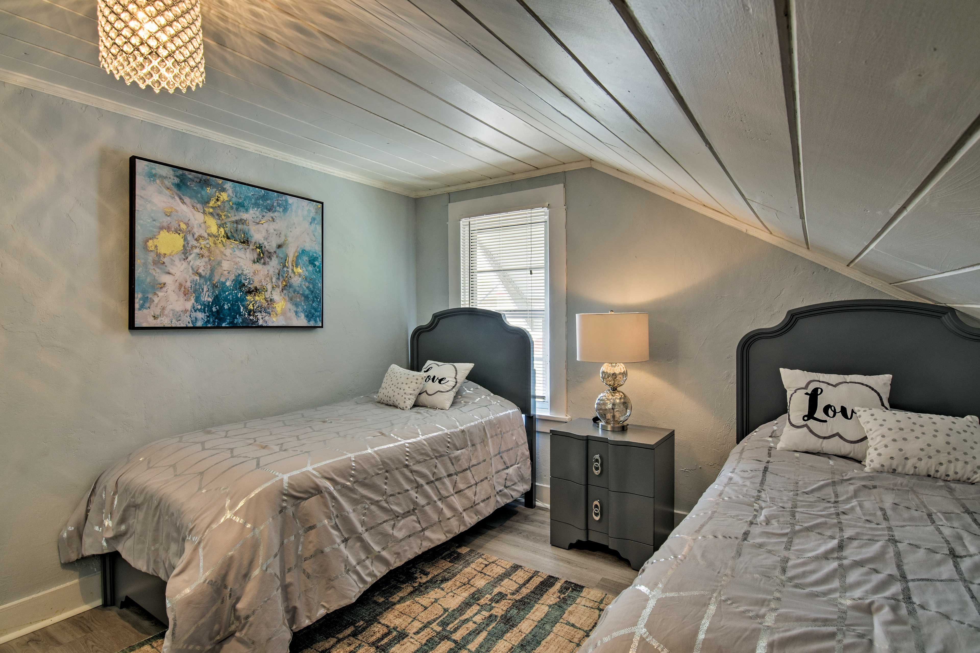 The room has 2 twin beds.