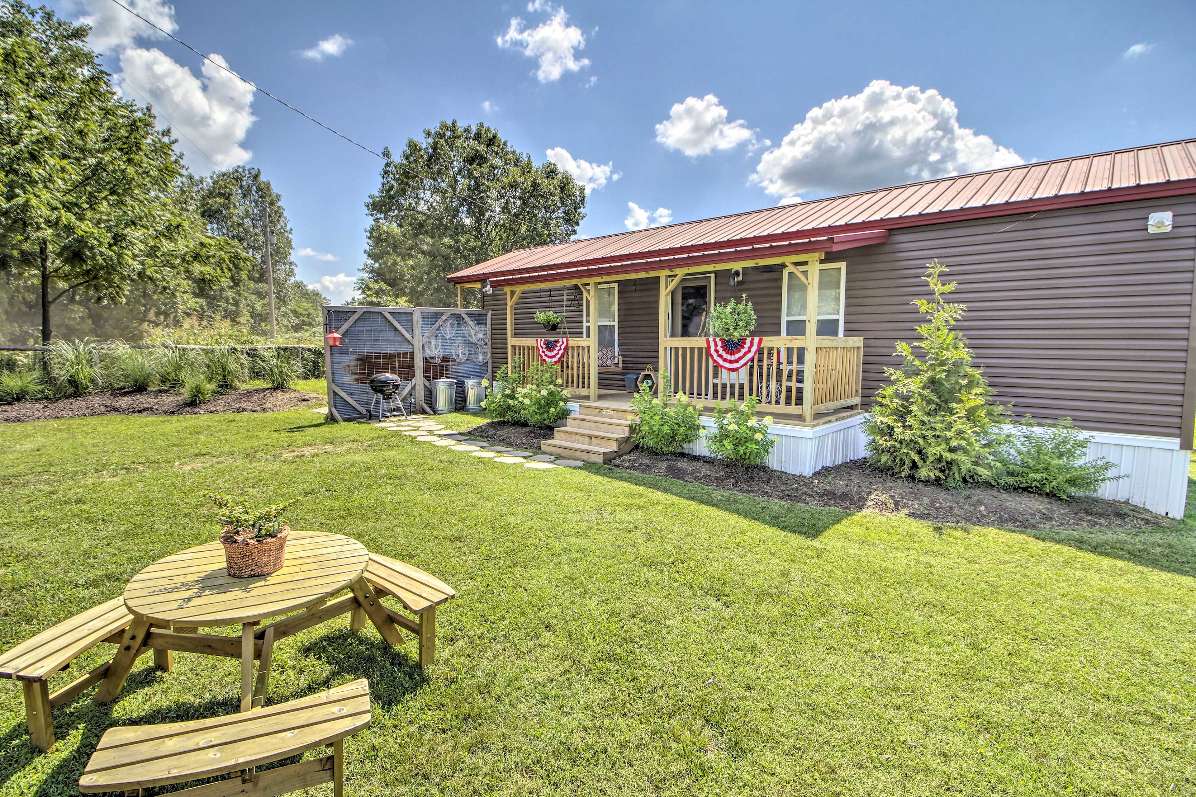 Omaha Vacation Rental | 1BR | 1BA | 500 Sq Ft | Steps Required to Enter