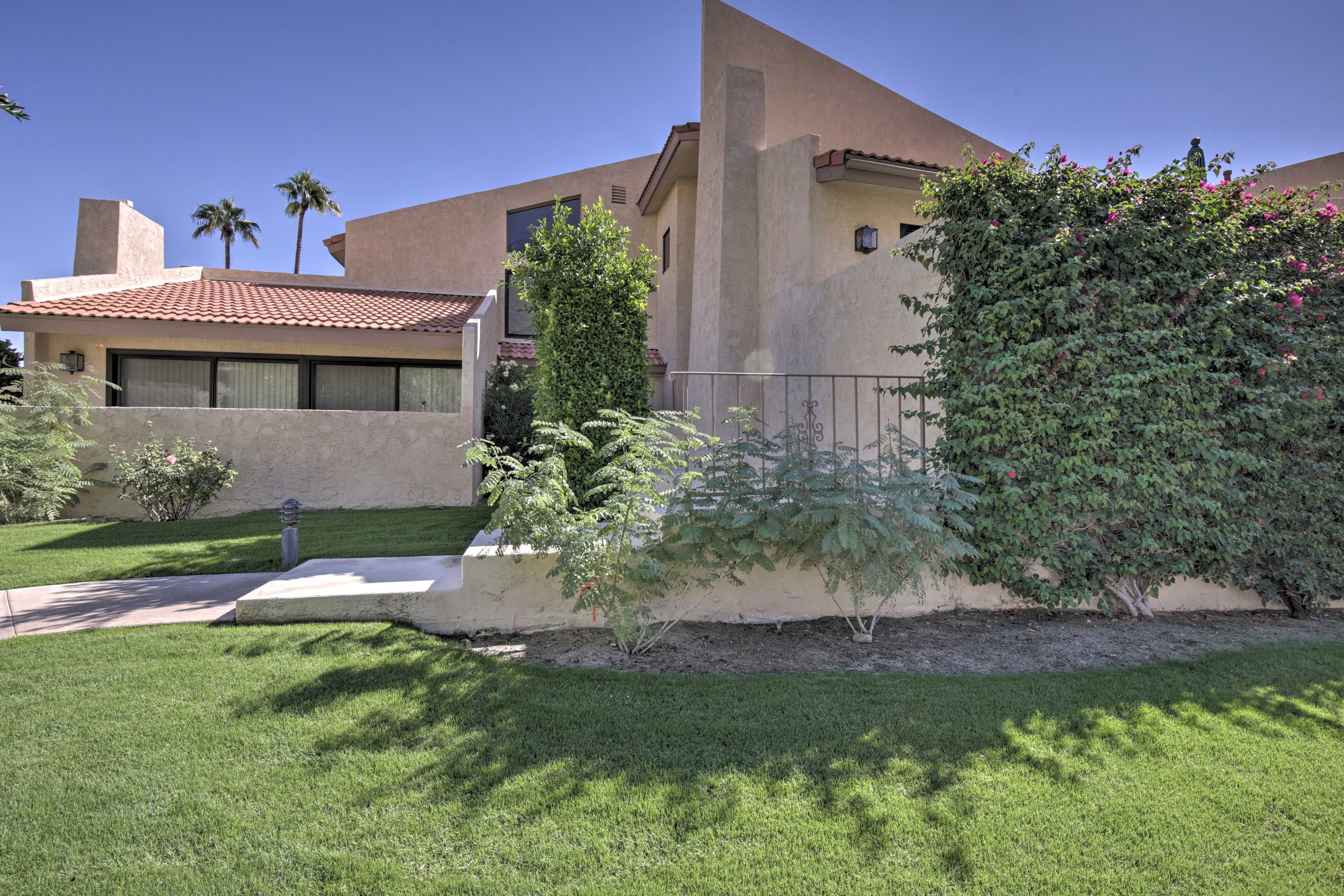 This condo is minutes from Coachella and Stage Coach Music Festivals.