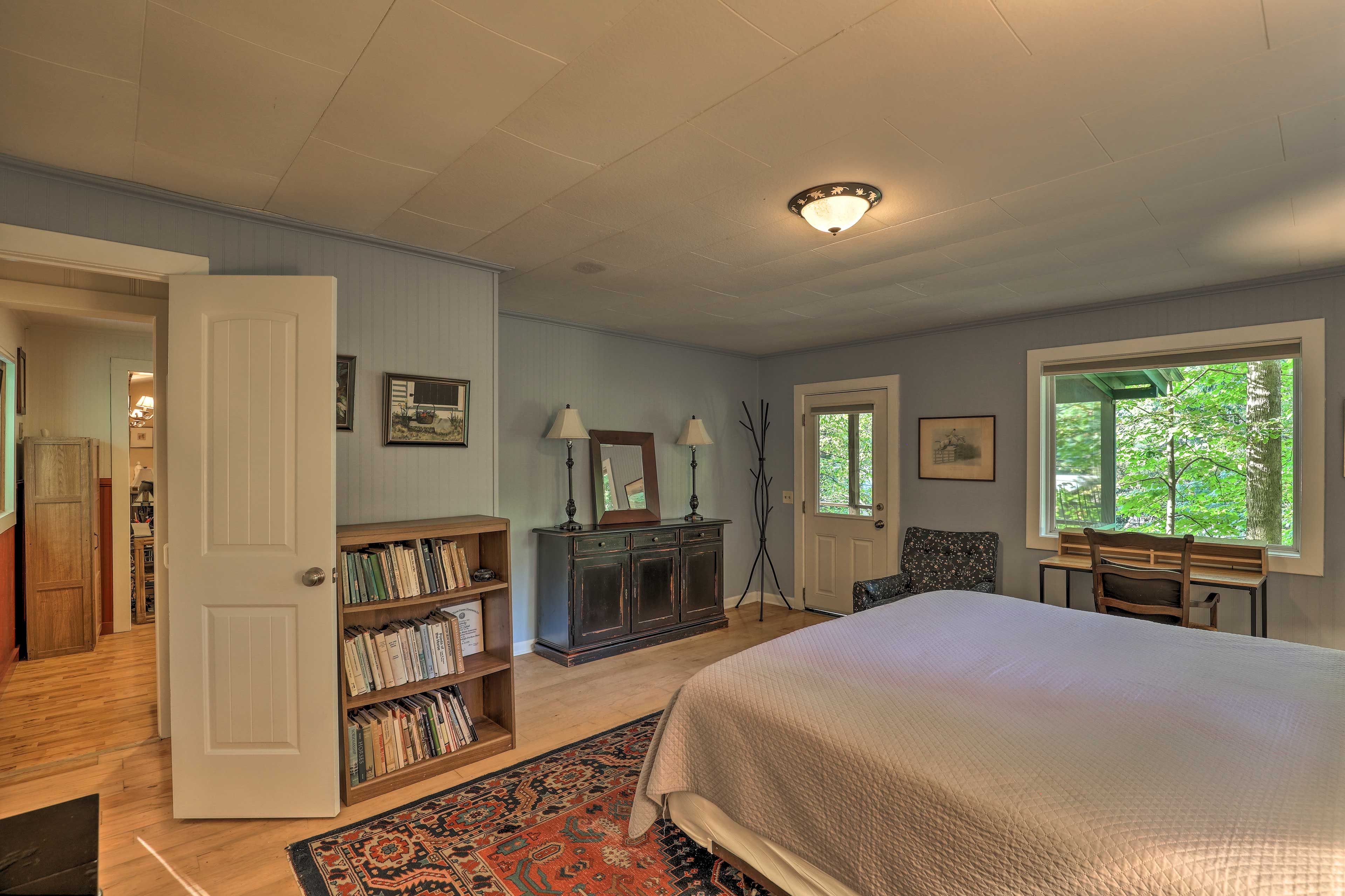 Bedroom | Linens Provided
