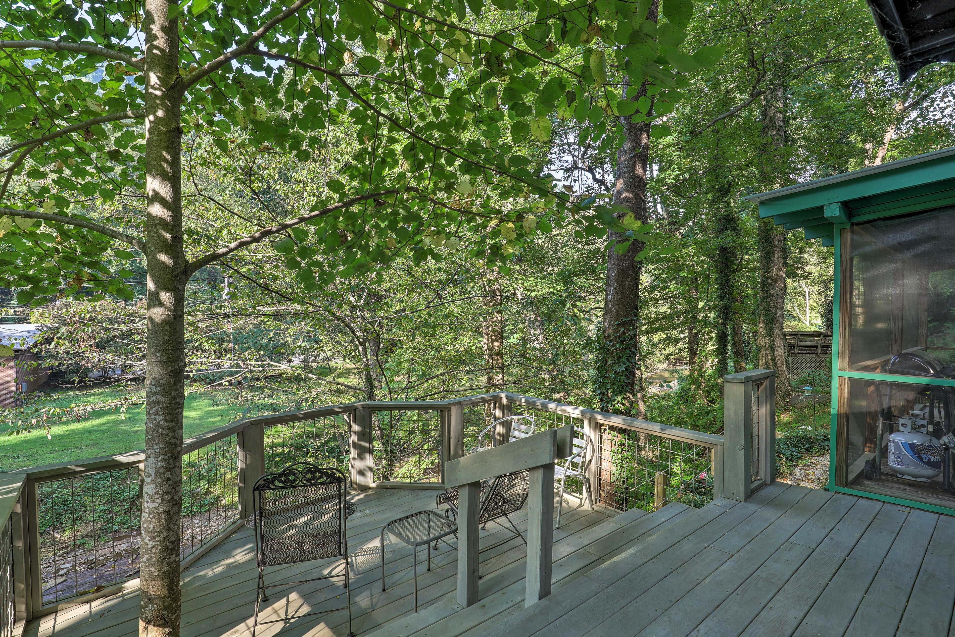 Property Exterior | Furnished Deck