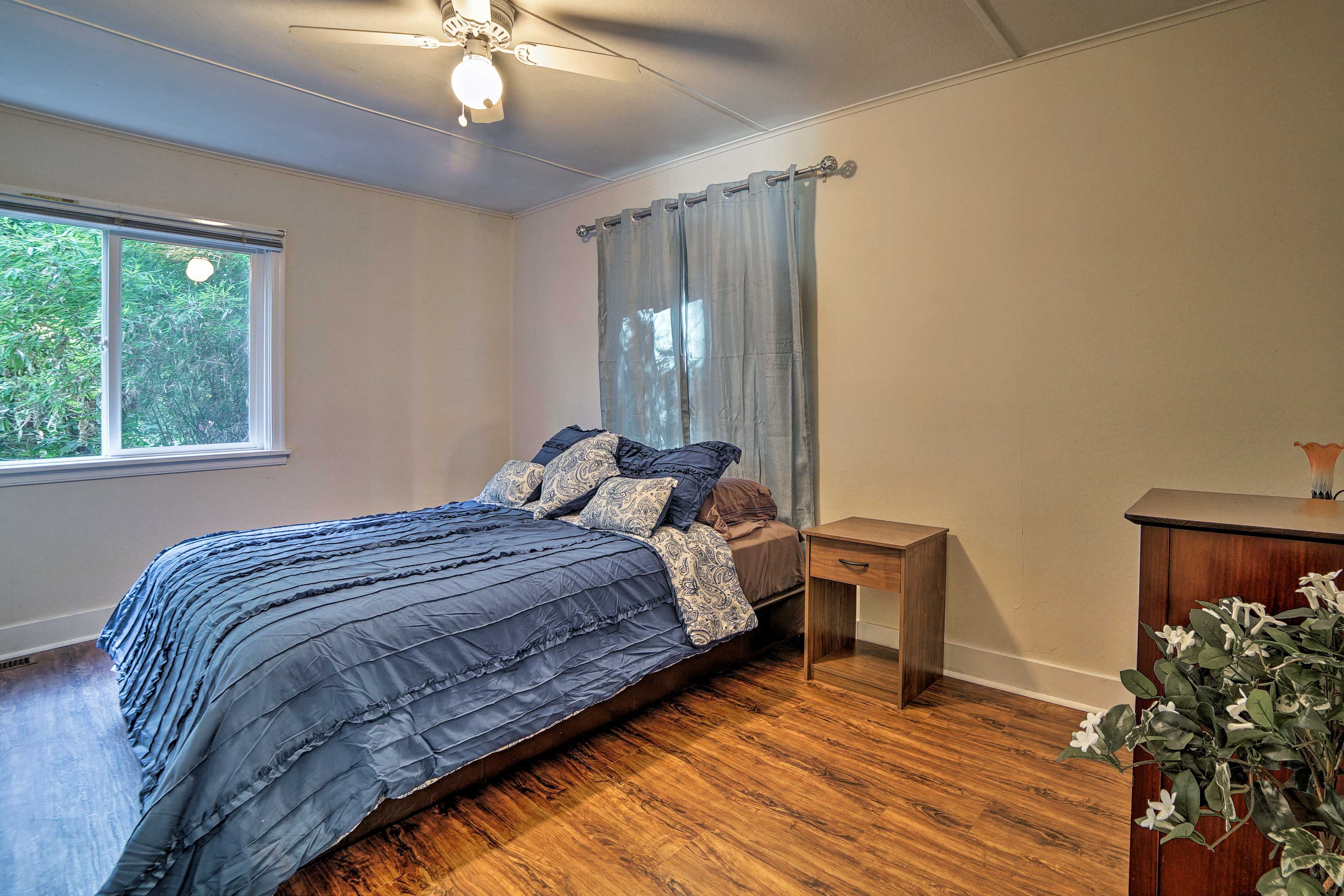 Bedroom 2 Queen Bed