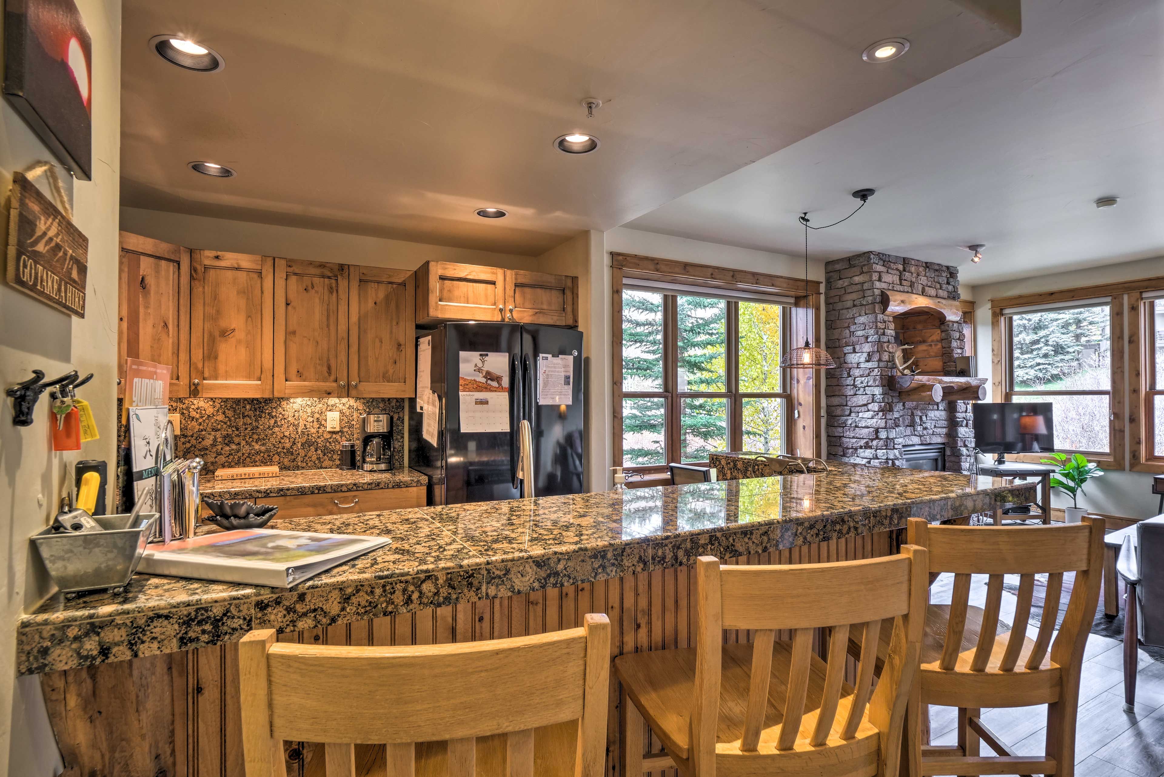 Kitchen | Breakfast Bar