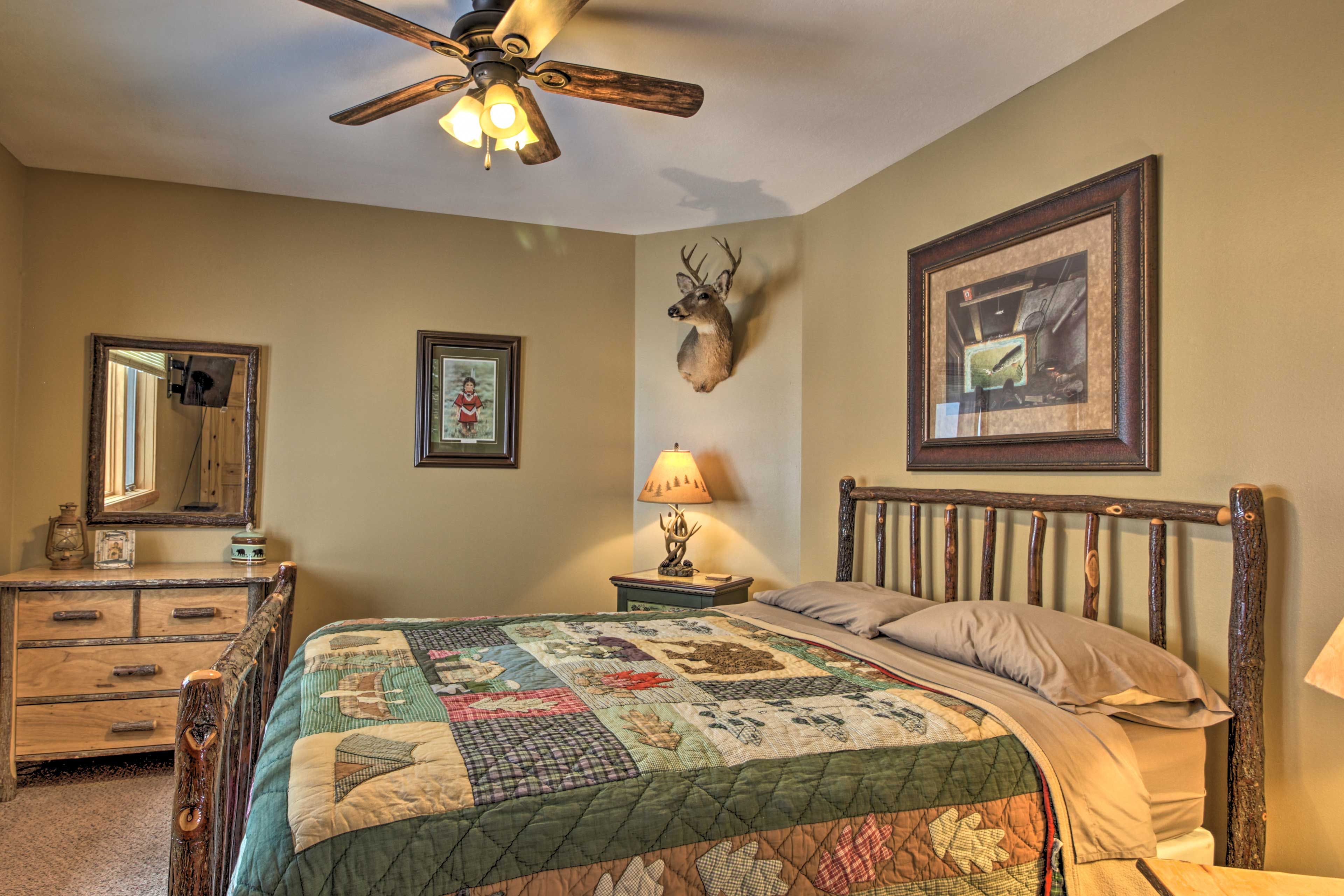 Bedroom 2 | Queen Bed, Twin Trundle Bed