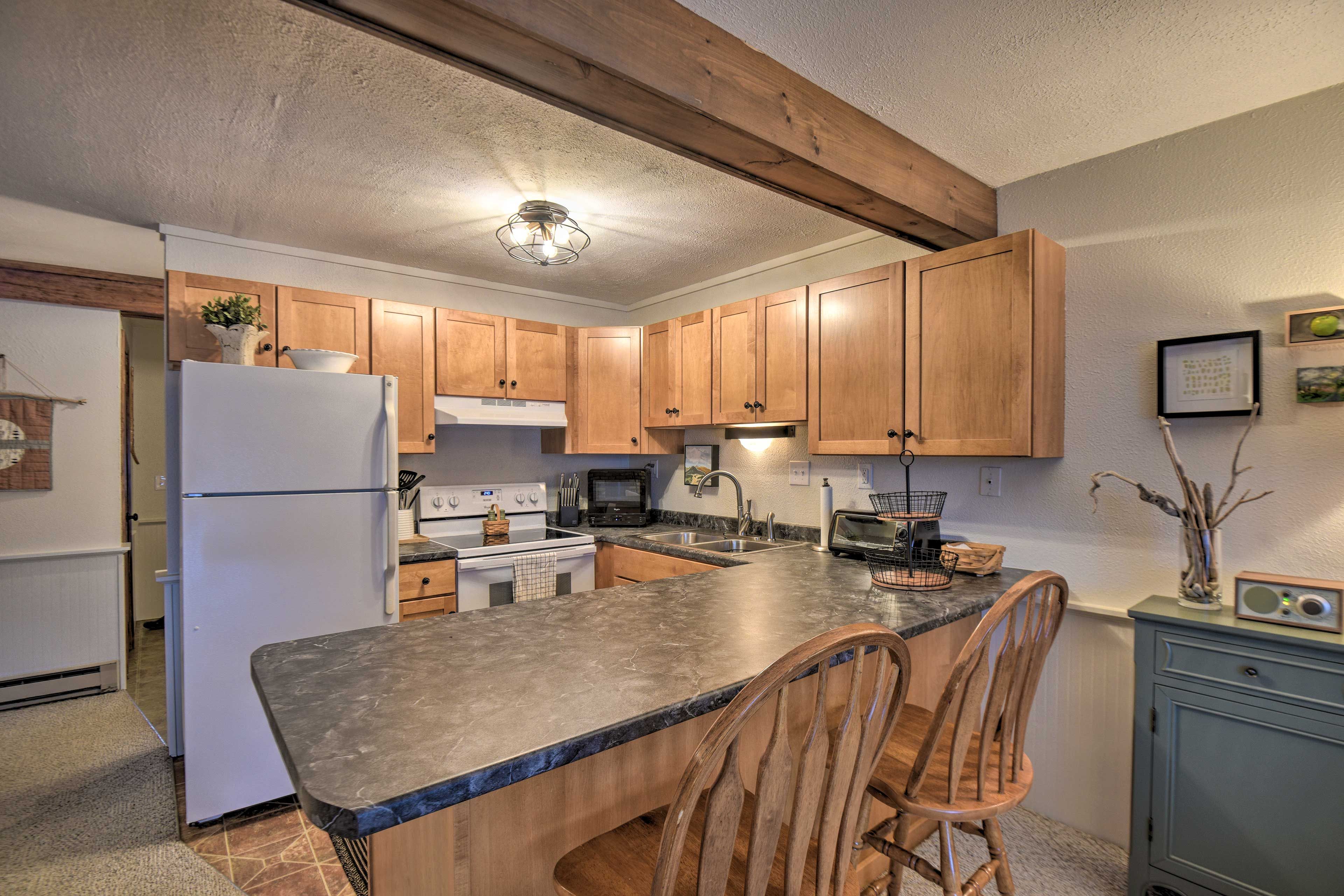 Kitchen | Coffee Maker | Toaster | Central Heating | Wall A/C Unit