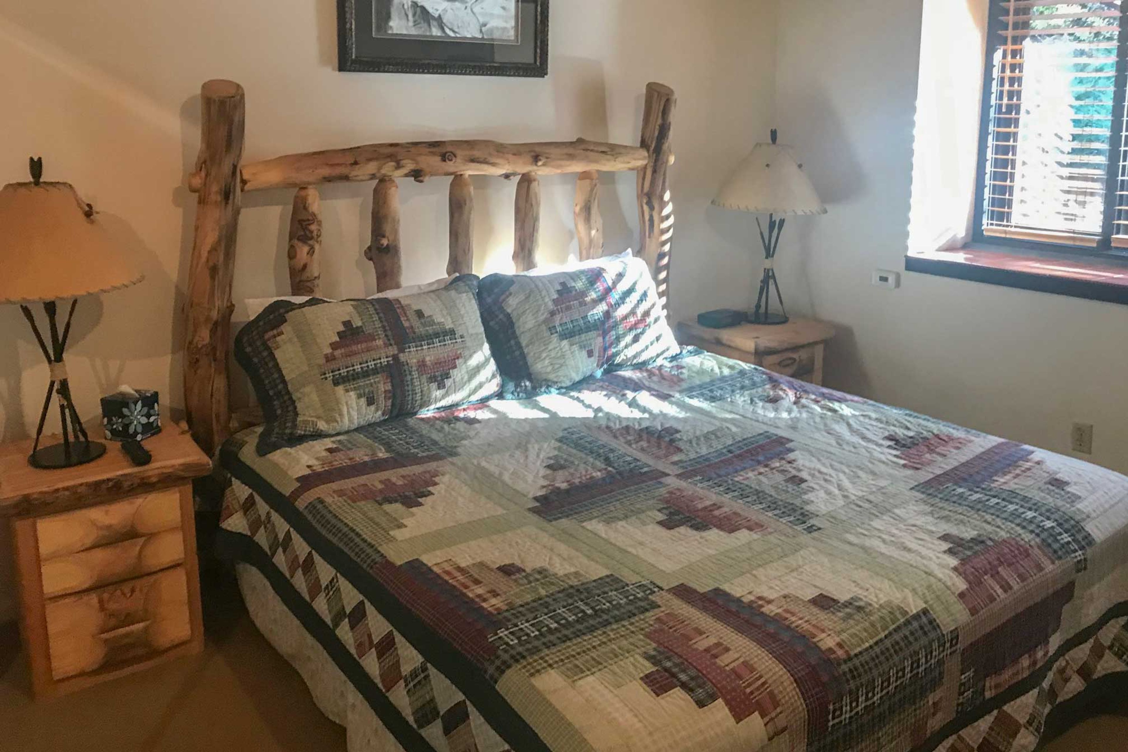 Bedroom 1 | King Bed