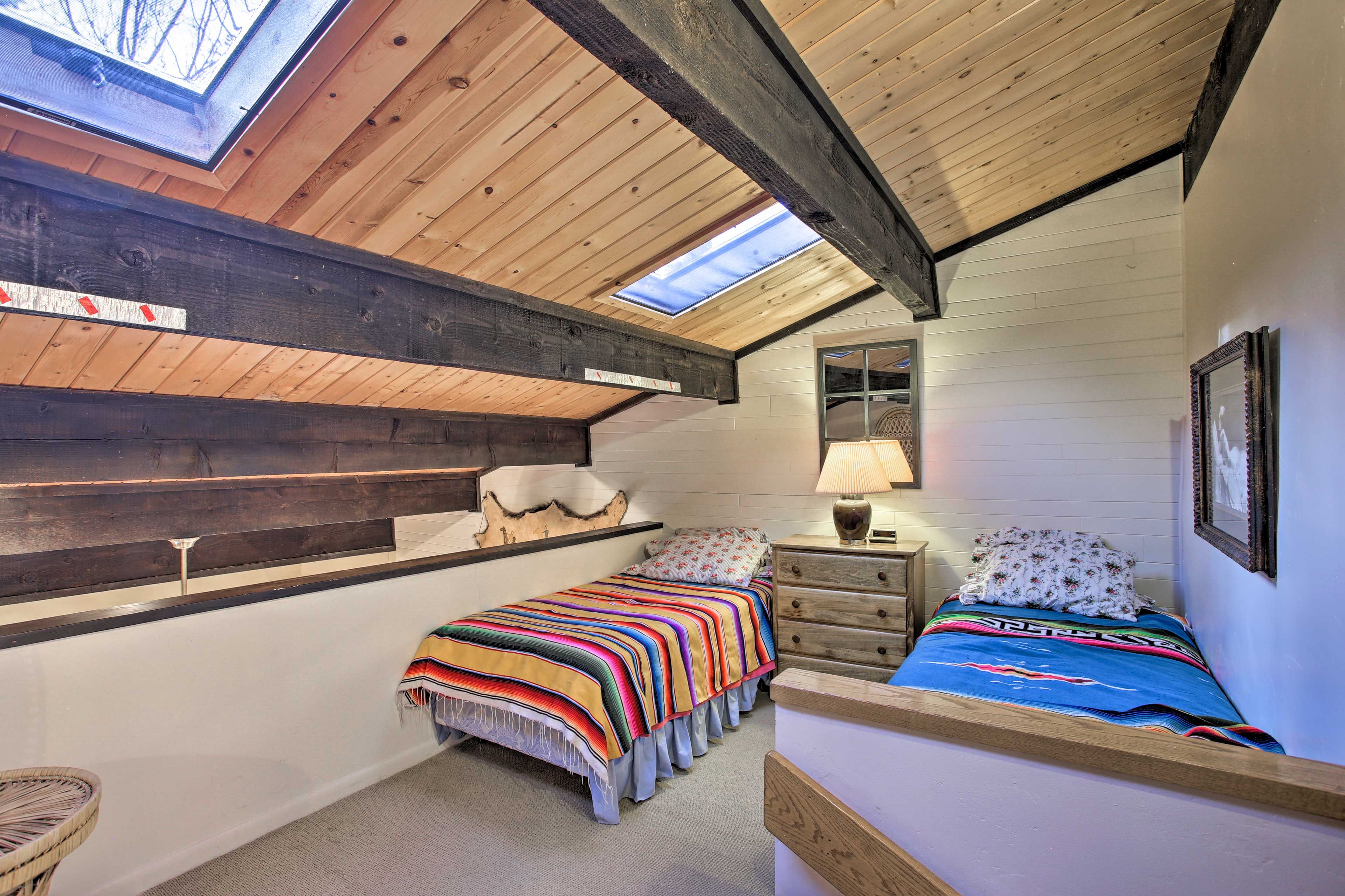 Loft | 2 Twin Beds