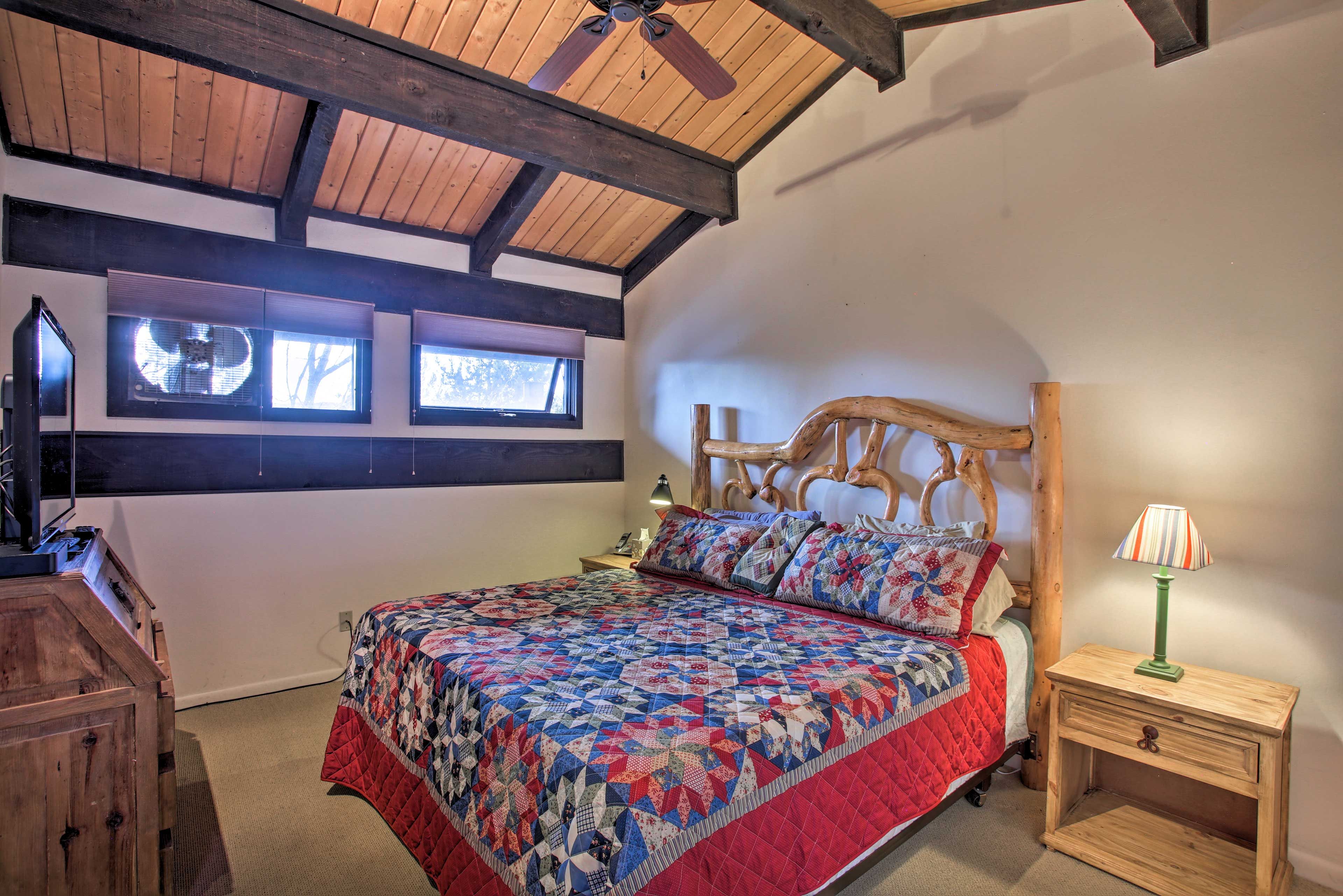 Bedroom 2 | King Bed