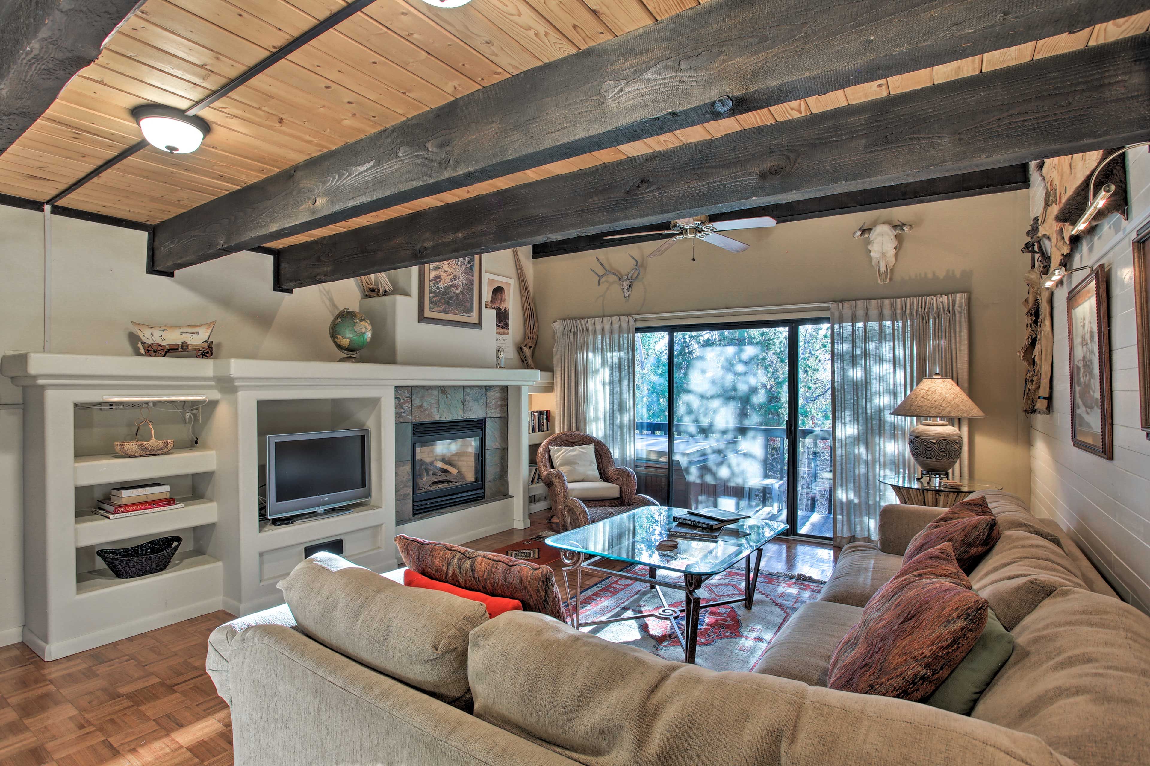 Living Room | Central Heating | Cable TV | Free WiFi