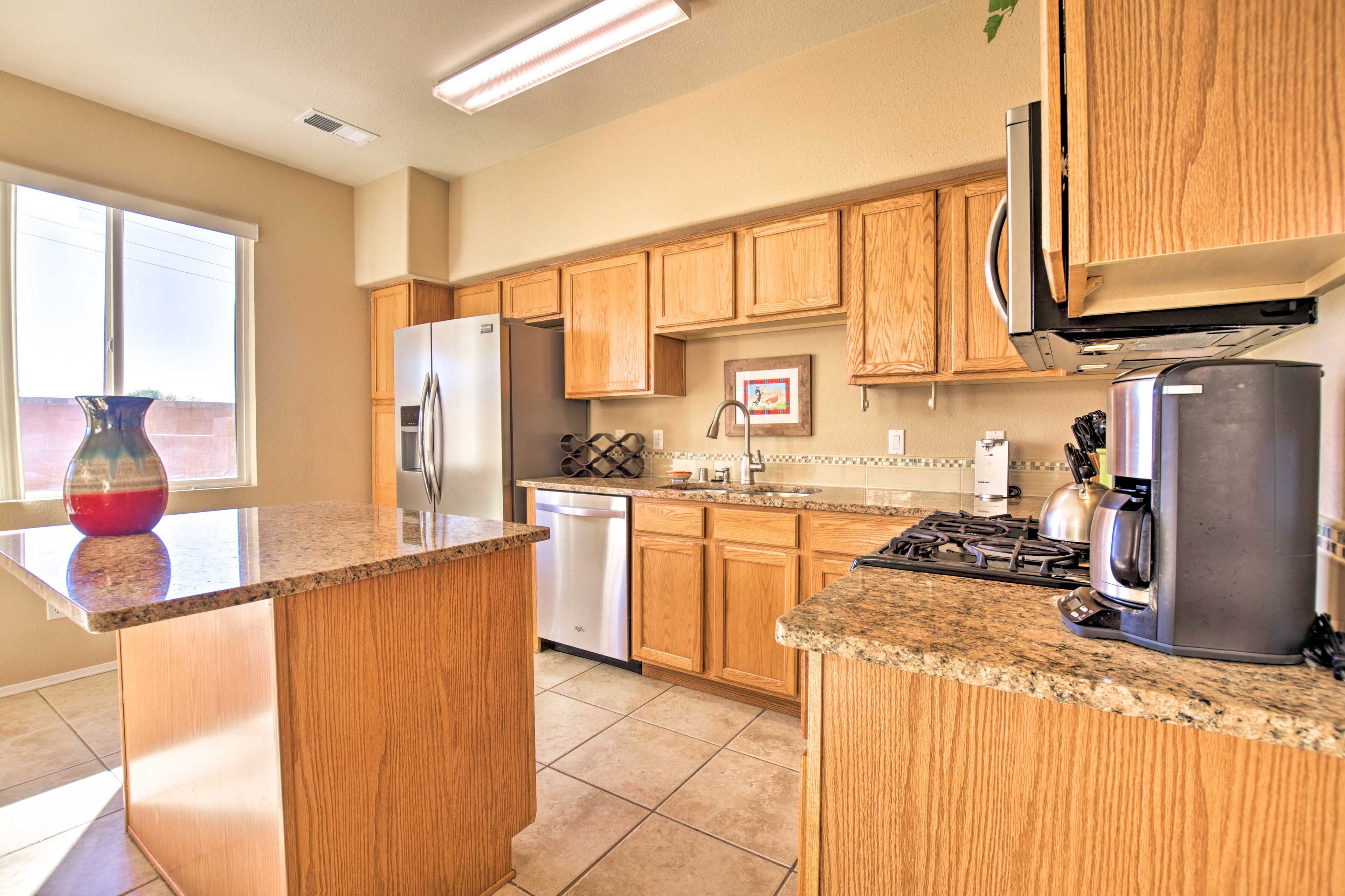 Try gourmet cooking in this fully equipped kitchen!