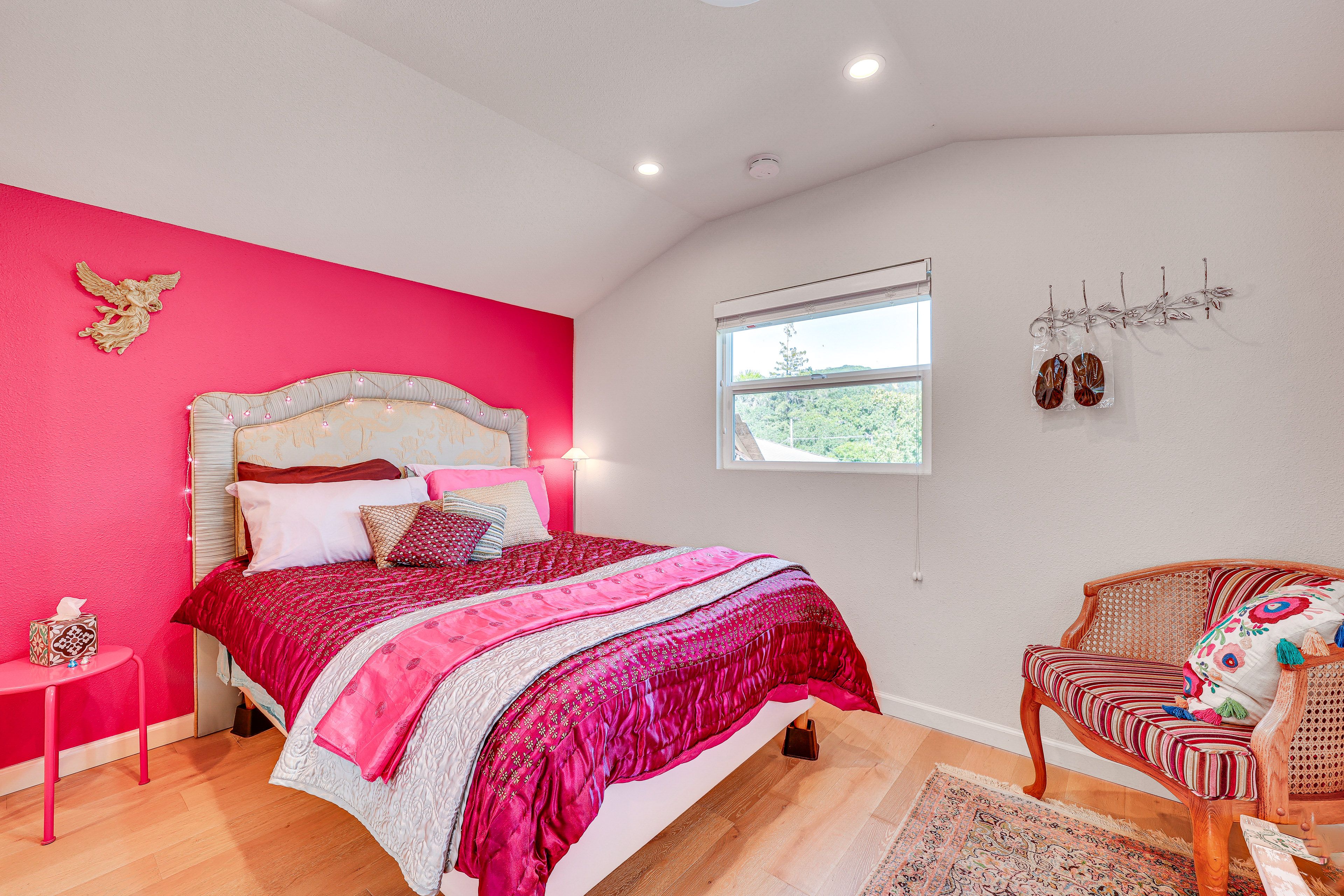 Bedroom | Full Bed