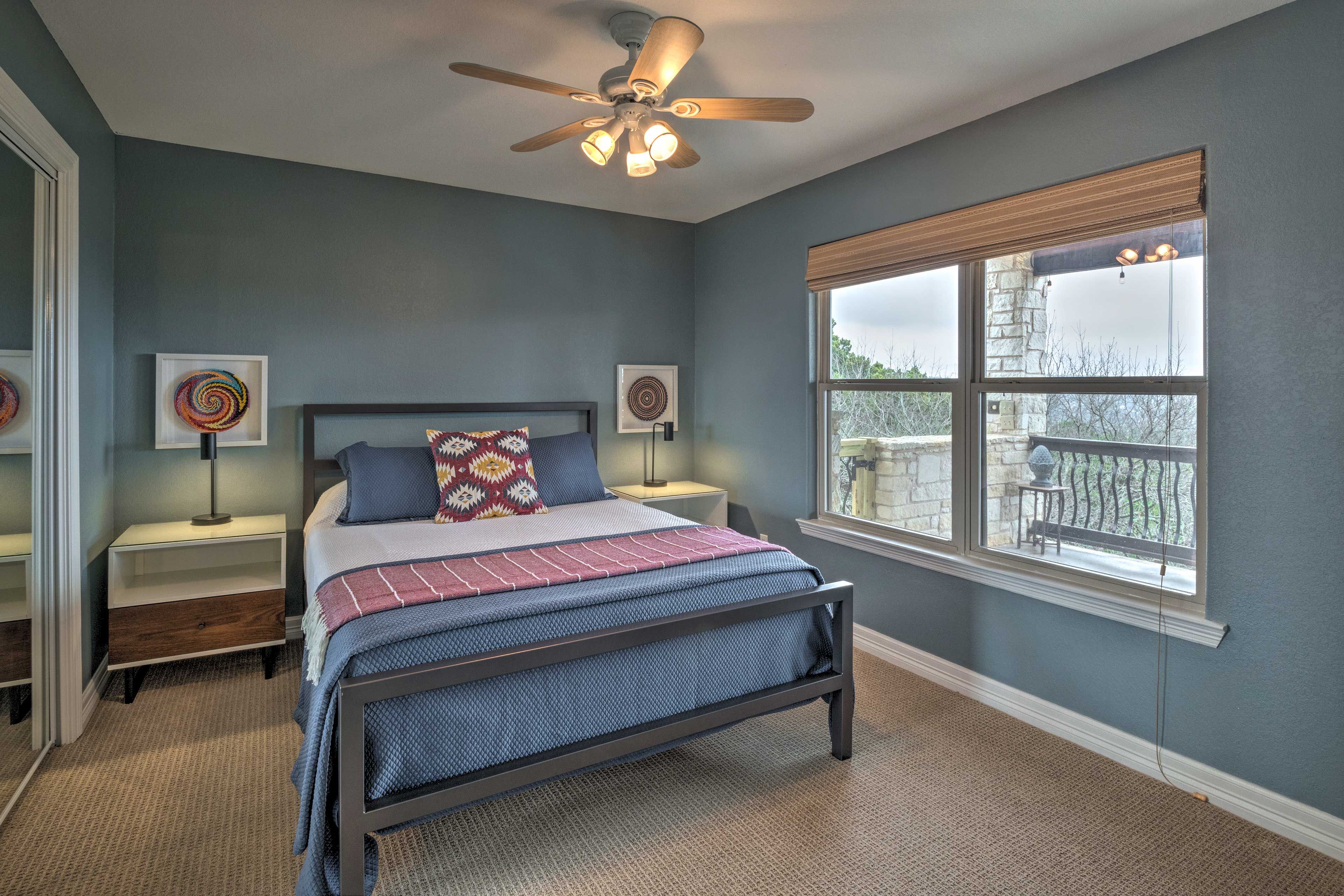 Bedroom 2 | Queen Bed