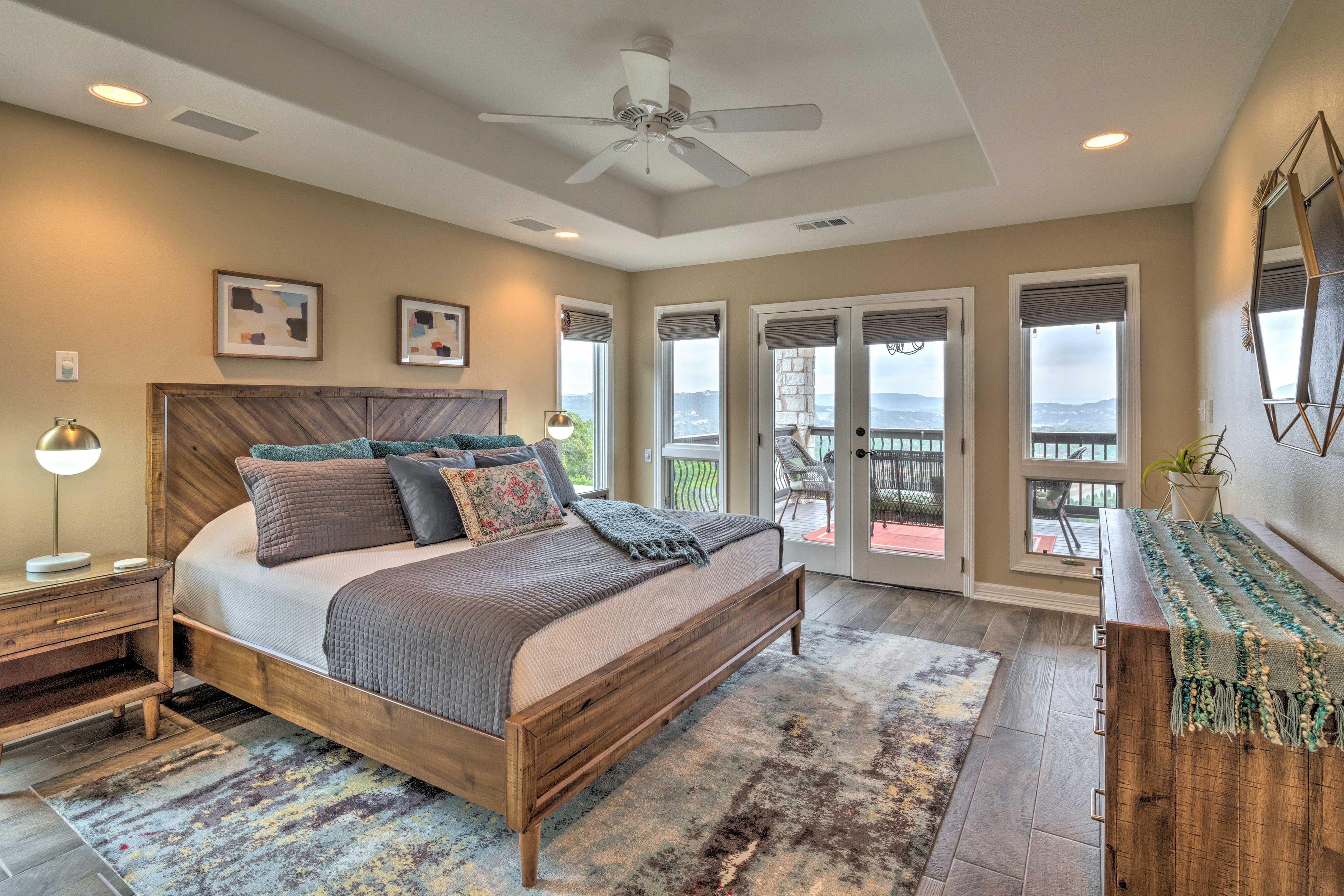 Bedroom 1 | King Bed