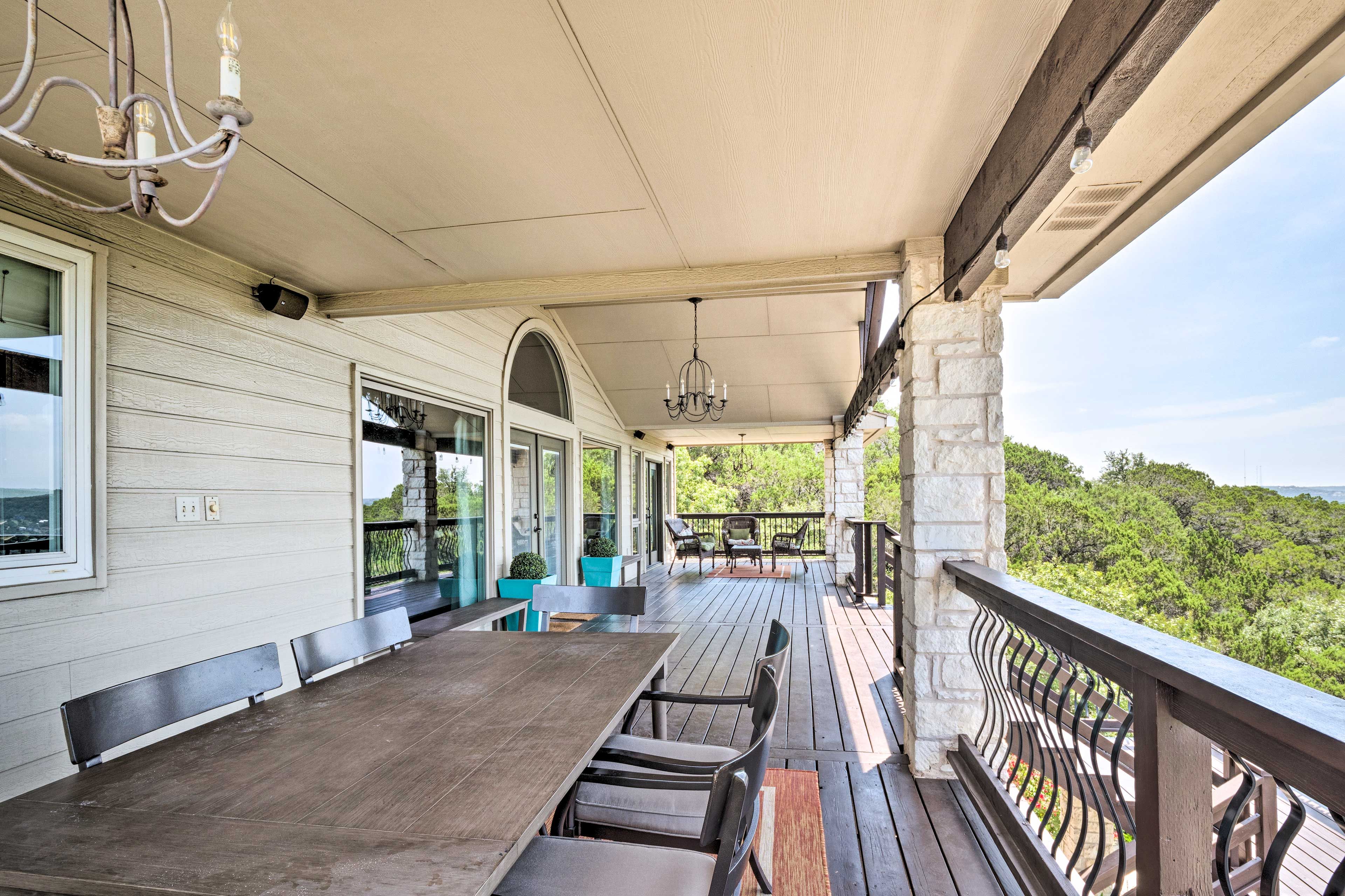 Furnished Deck | Outdoor Dining Area