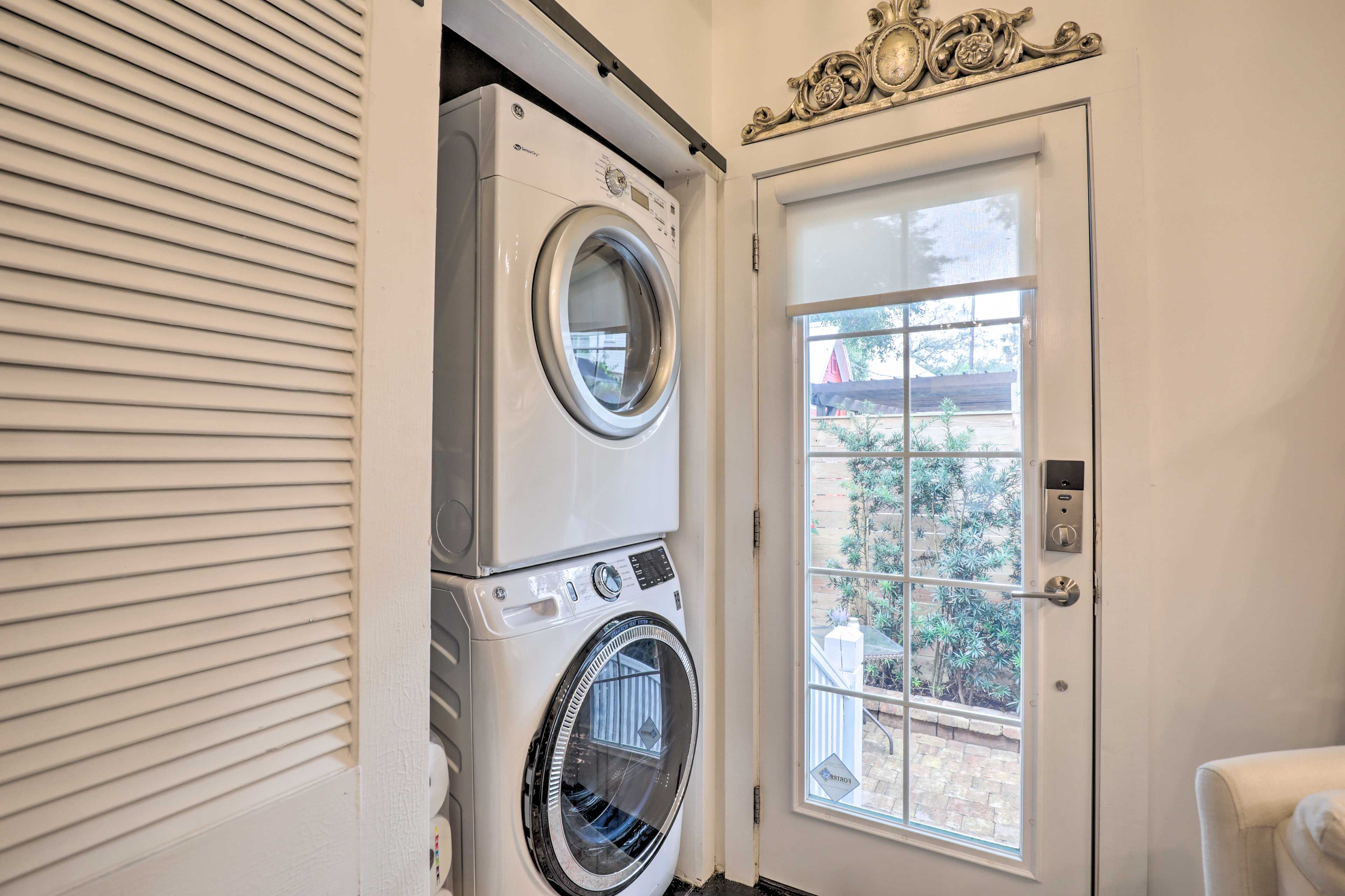 Laundry Closet | Washer & Dryer