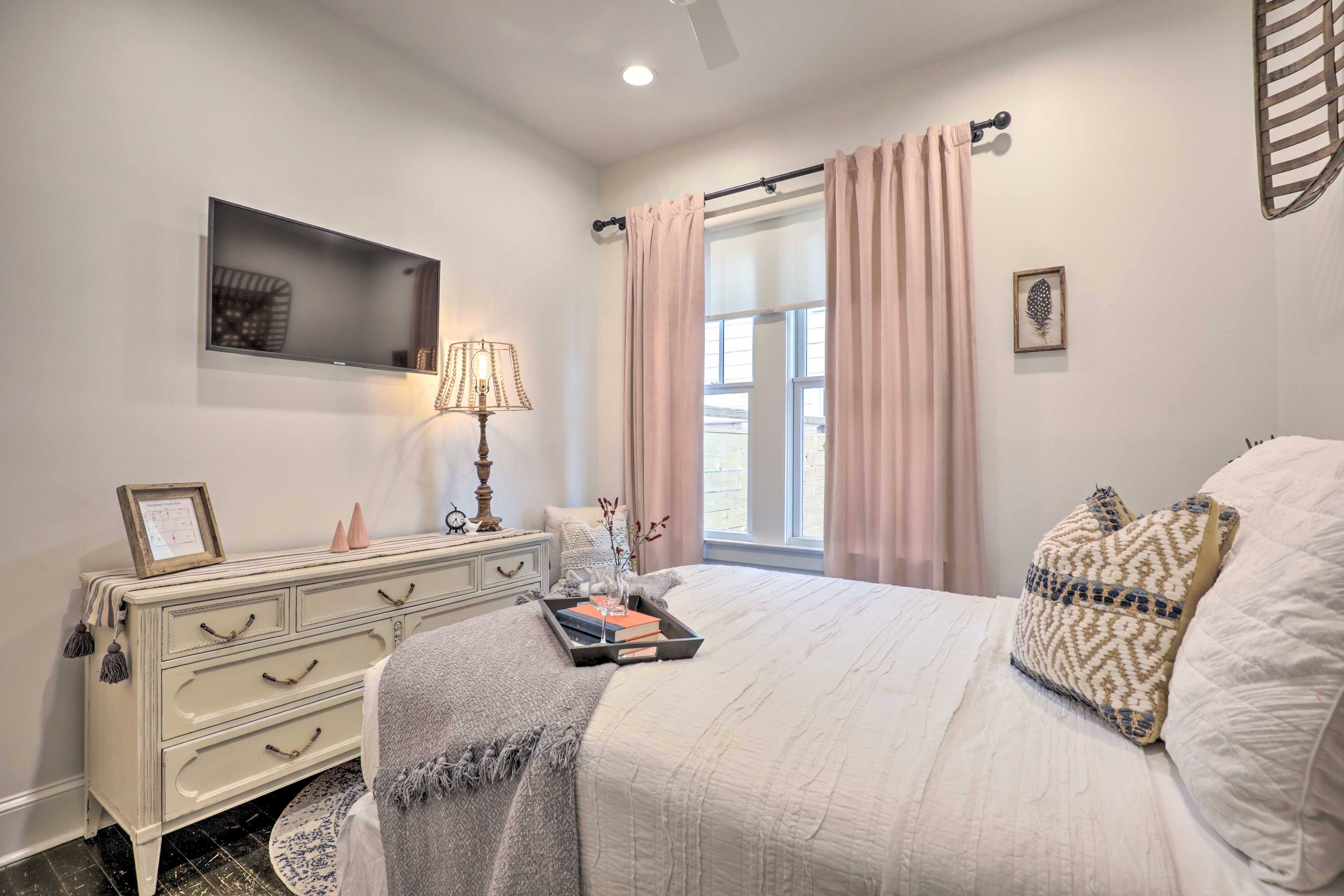 Bedroom 2 | Queen Bed