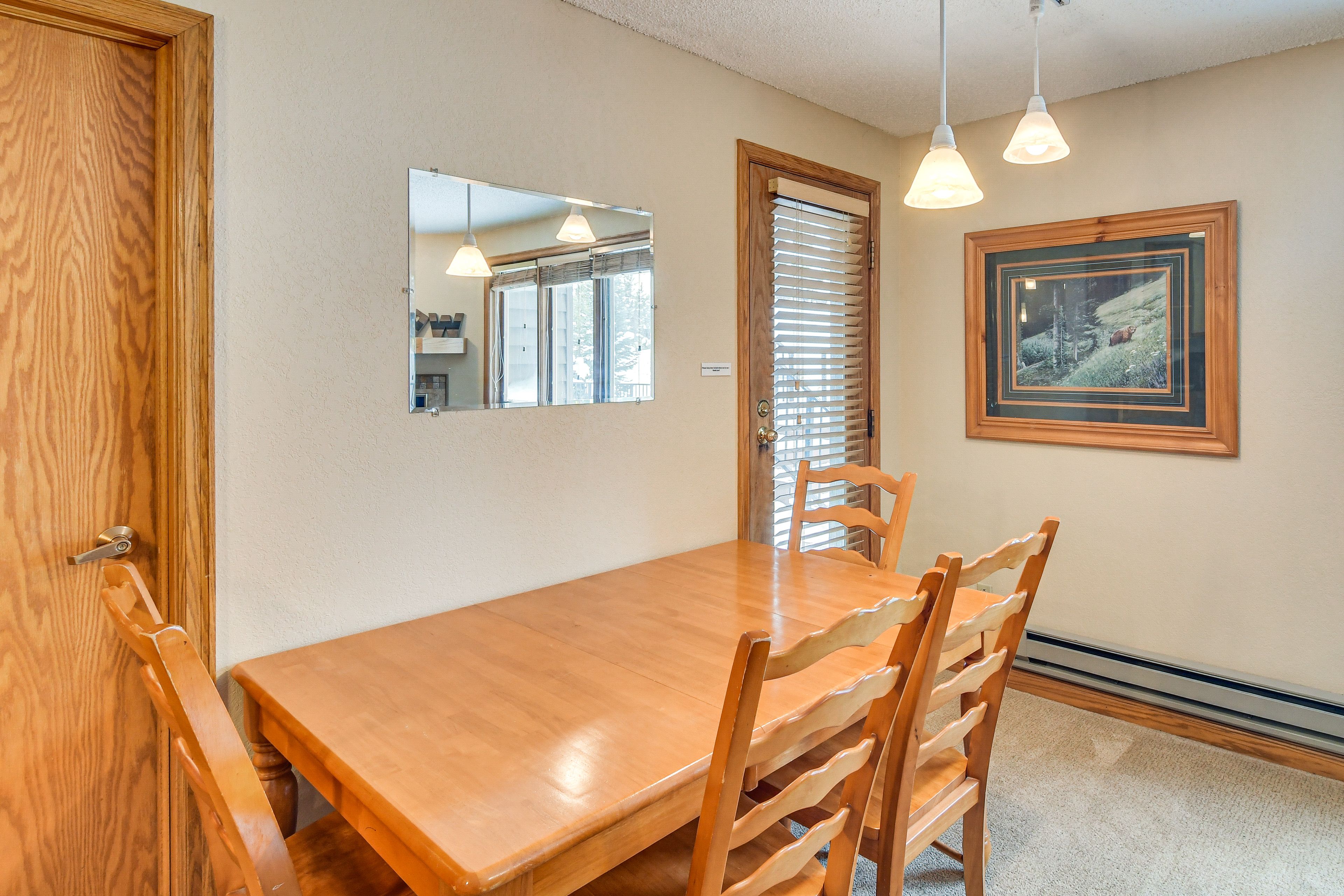 Dining Table | Dishware Provided