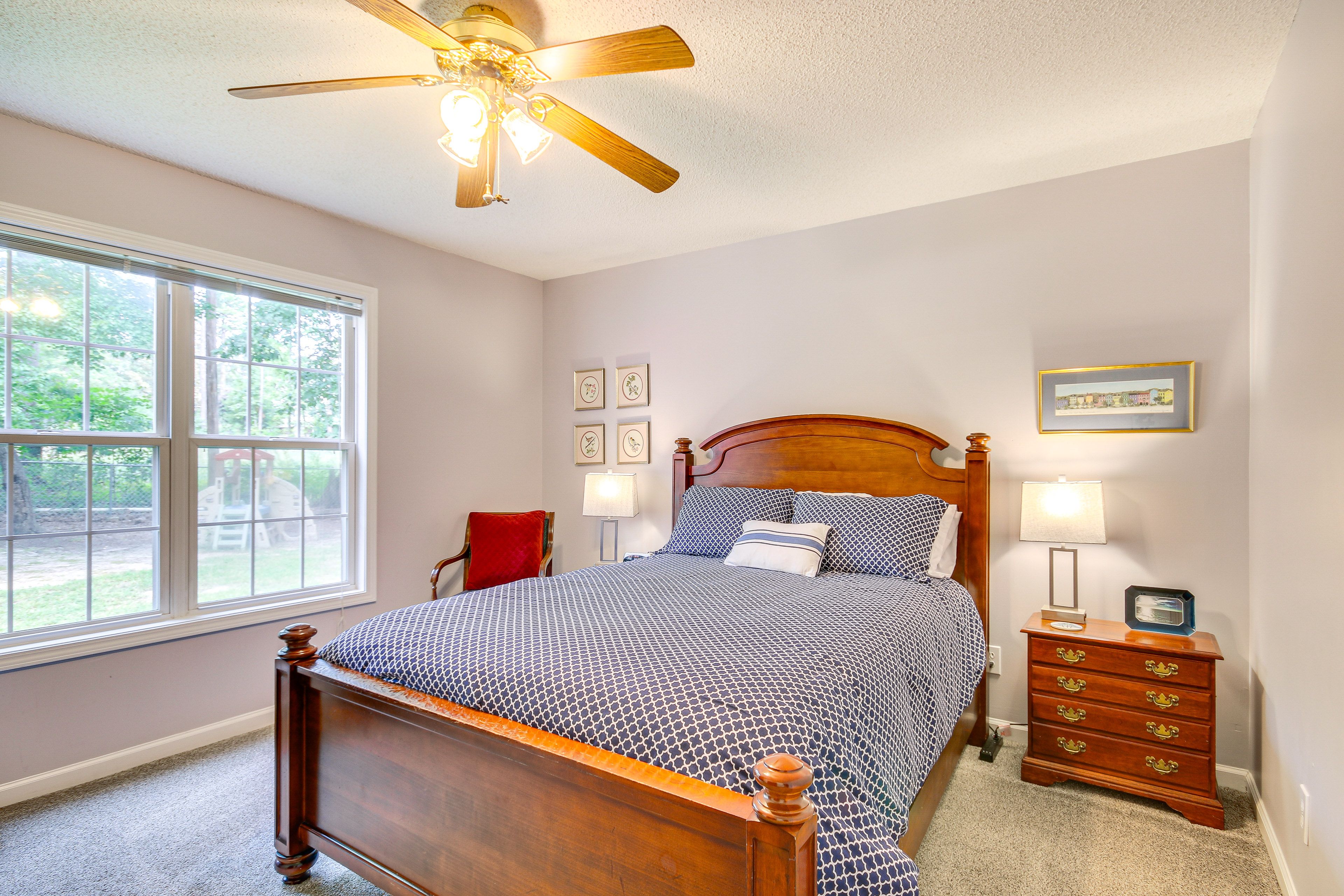 Bedroom 1 | Queen Bed | Laptop-Friendly Workspace