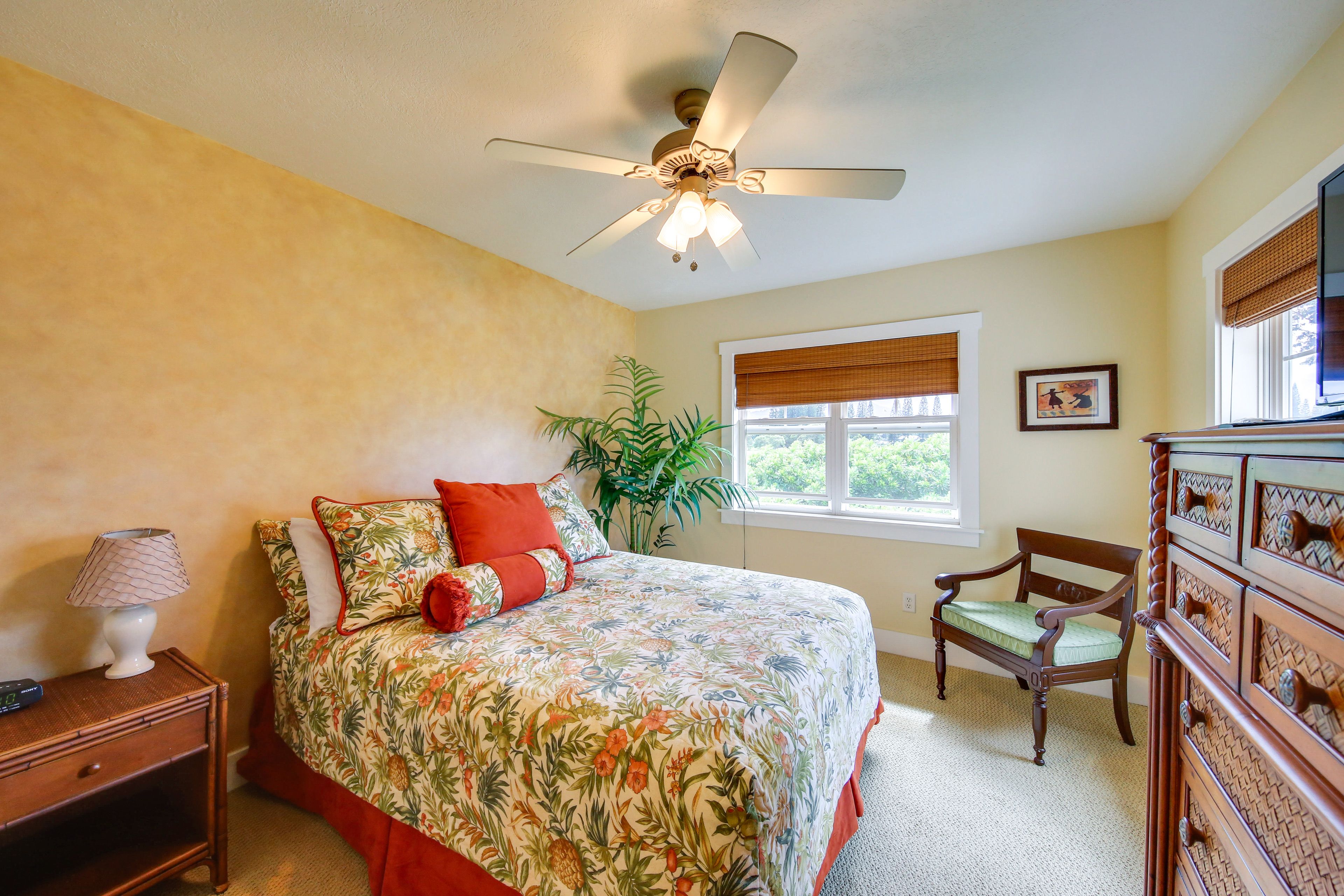 Bedroom 3 | Queen Bed